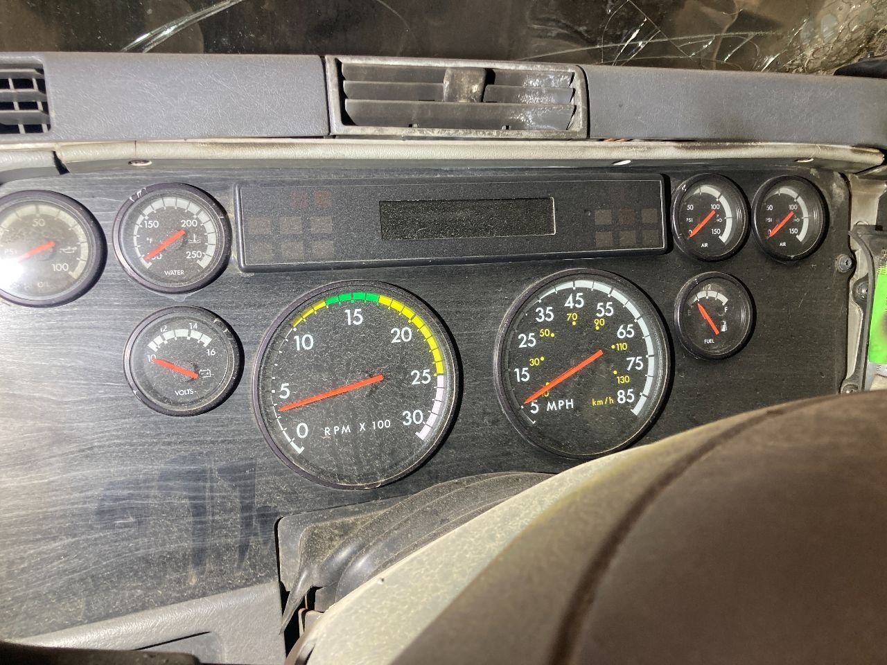 A22 48313 020 Freightliner COLUMBIA 112 Speedometer Instrument Cluster Fo