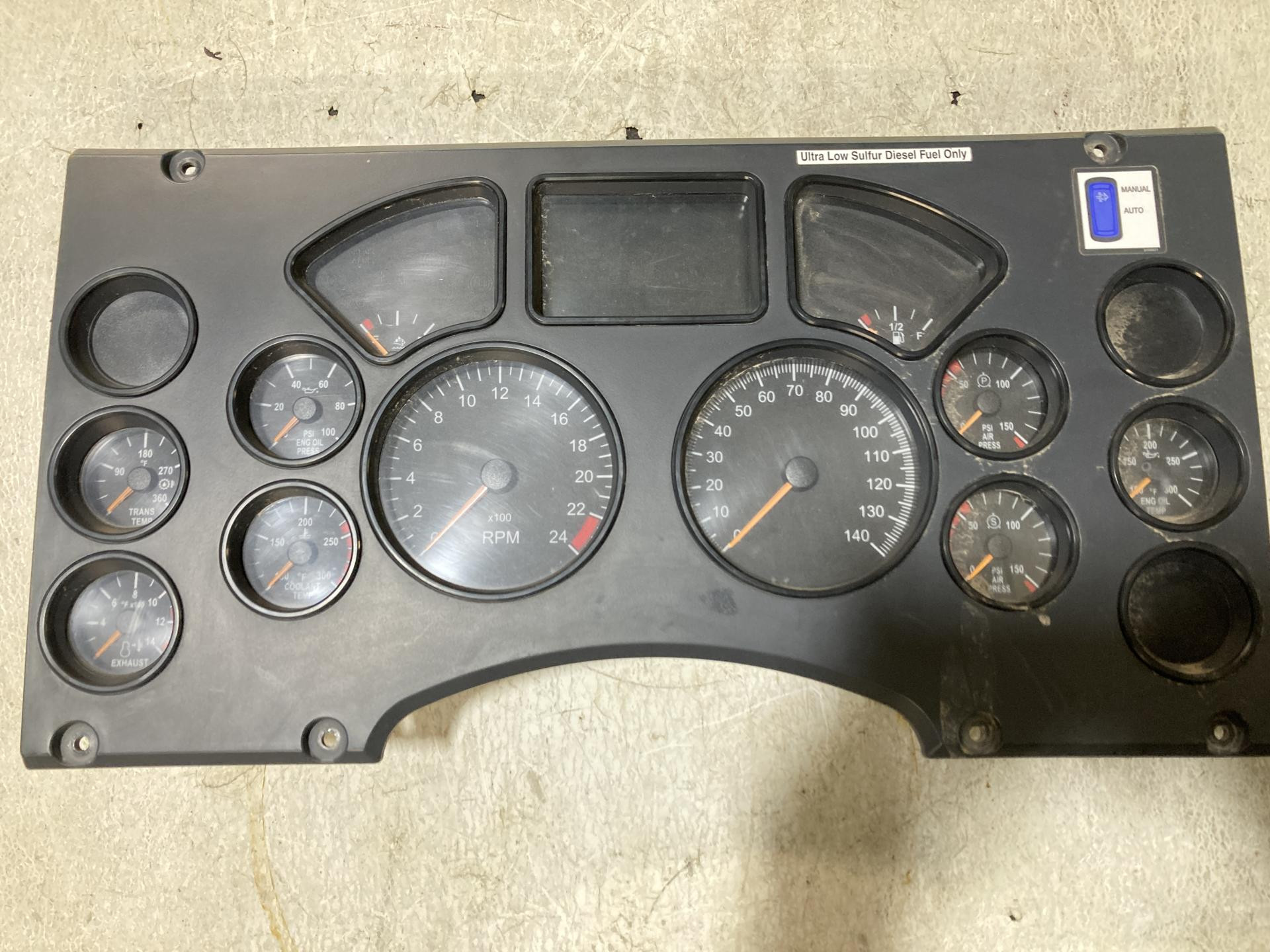 A C Mack Cxu Speedometer Instrument Cluster For Sale