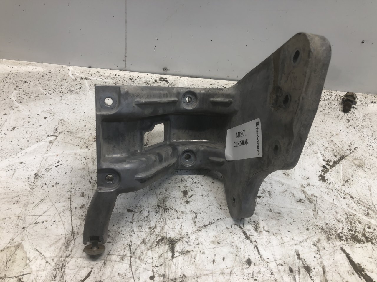 thumbnail image 2 of 7x VW T6 T6.1 California Ocean Coast Cabinet Floor Bracket Clips – OEM 7E7068020 2 of 5