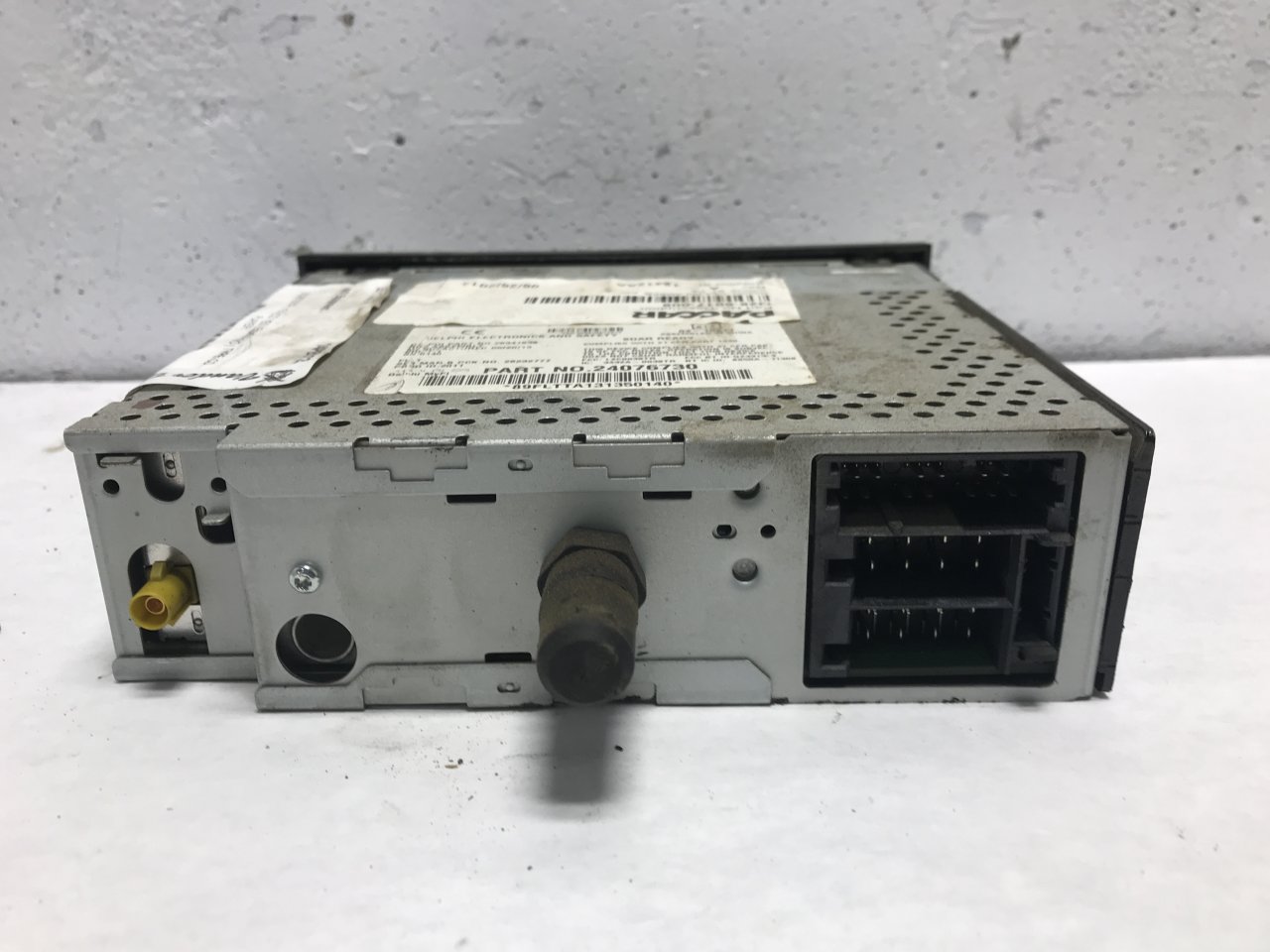 Q28-6017-006 | Peterbilt 386 A/V Equipment (Radio) for Sale