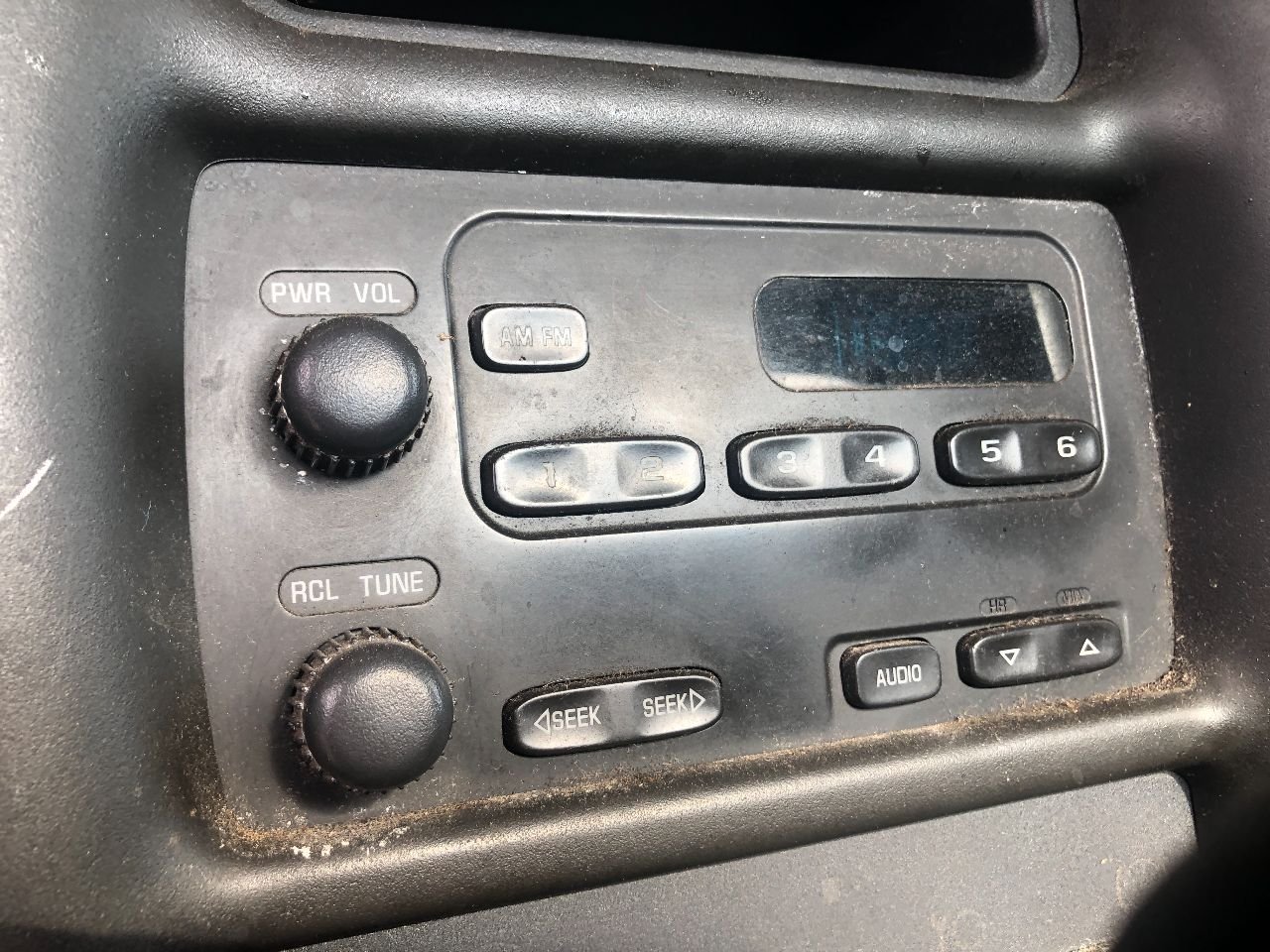 VERIFY | GMC C6500 A/V Equipment (Radio) for Sale