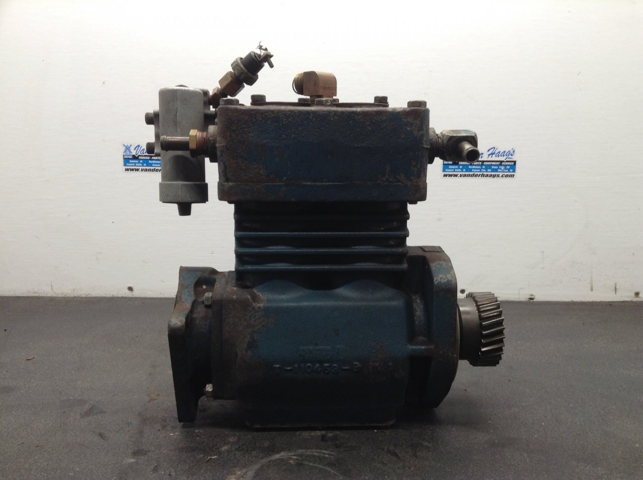 International DT466E Engine Air Compressor for Sale