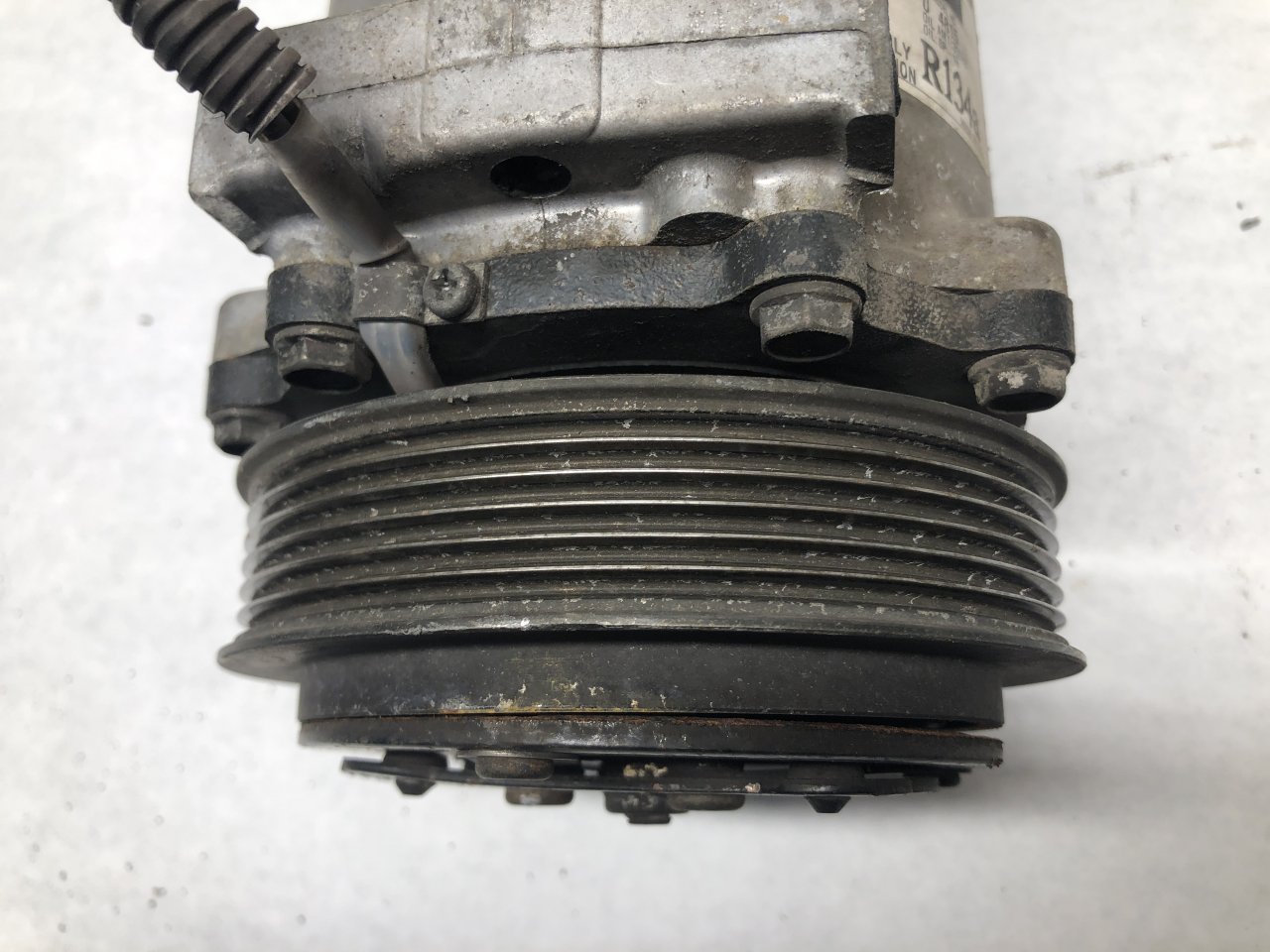 thumbnail image 2 of Hightechdeals8 A/C Compressor For International Navistar 4300 4400 4546 4815 - SD7H15, 12V 2 of 4