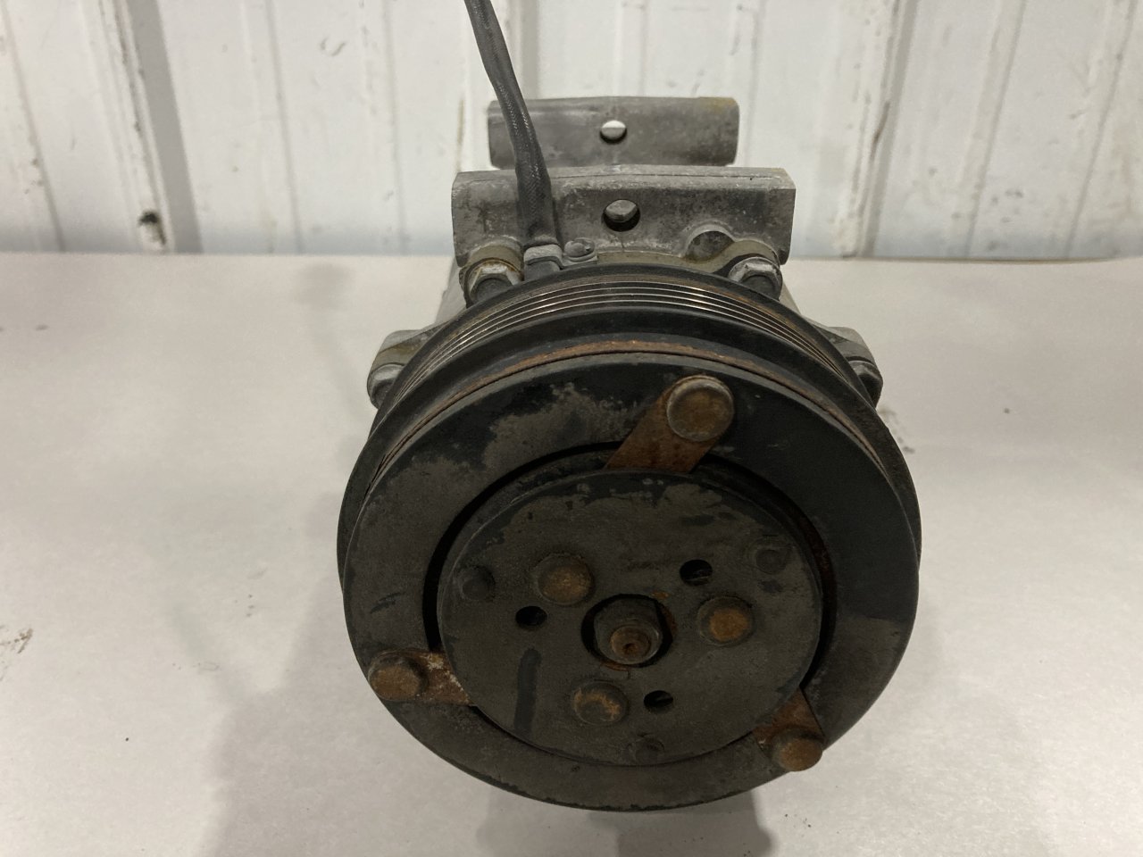 Freightliner C120 CENTURY Air Conditioner Compressor for Sale