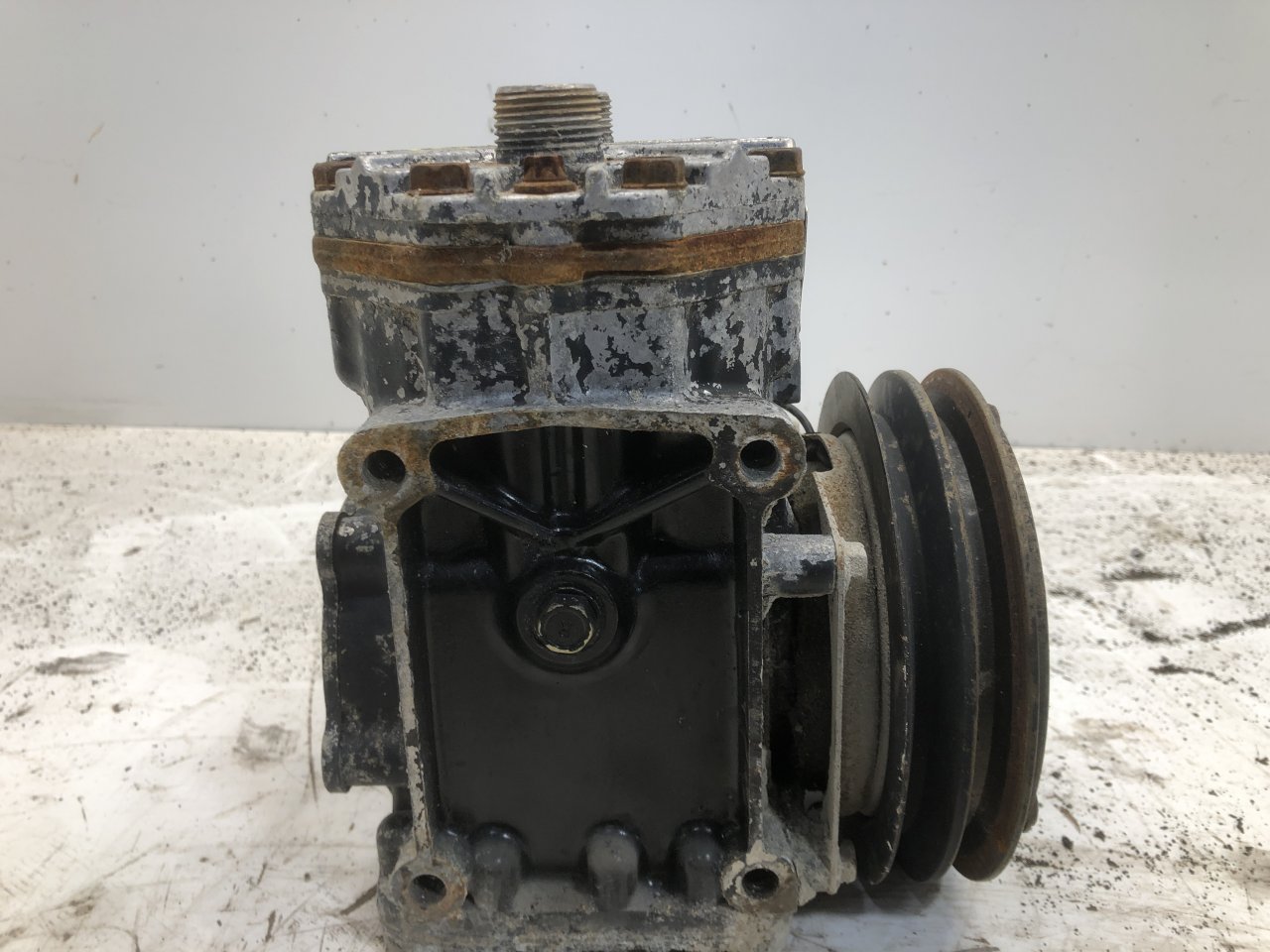 Fld In Comressor Freightliner FLD112 Air Conditioner Compressor for Sale