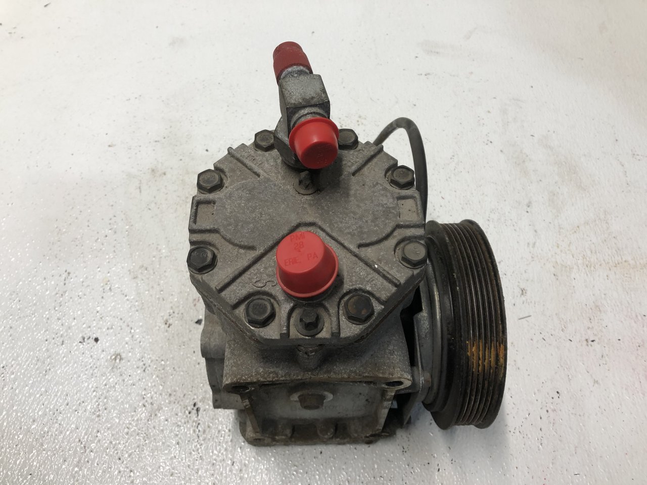 Fld In Comressor Freightliner FLD120 CLASSIC Air Conditioner Compressor for Sale