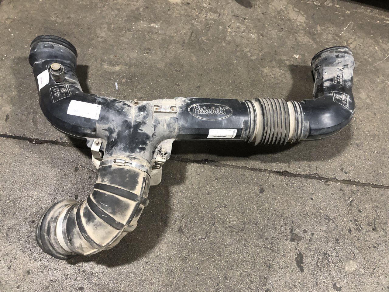 05469AD | Peterbilt 379 Air Transfer Tube for Sale