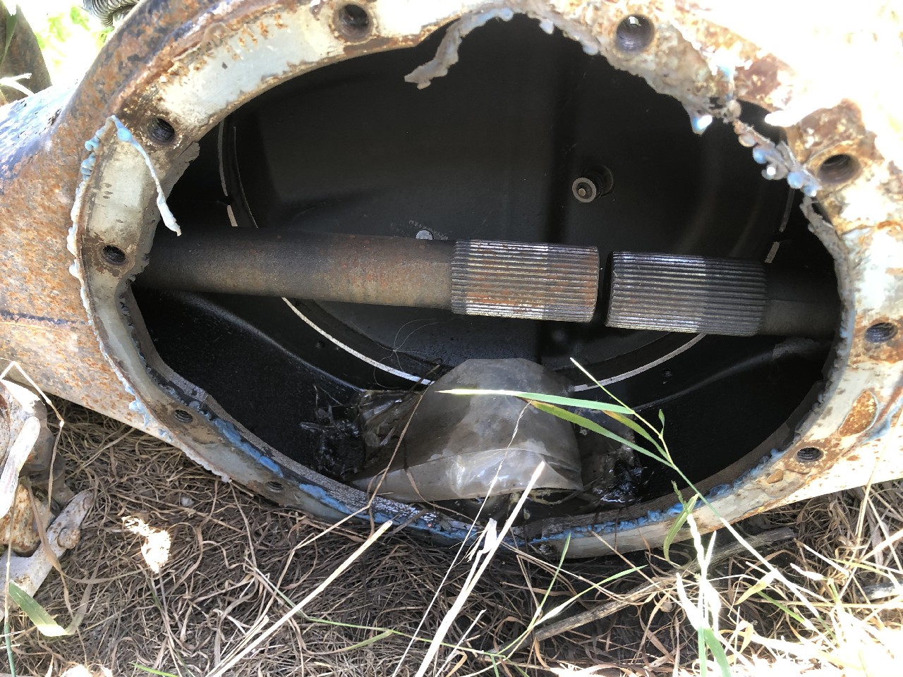 305090 | Eaton DS402 Axle Housing for Sale