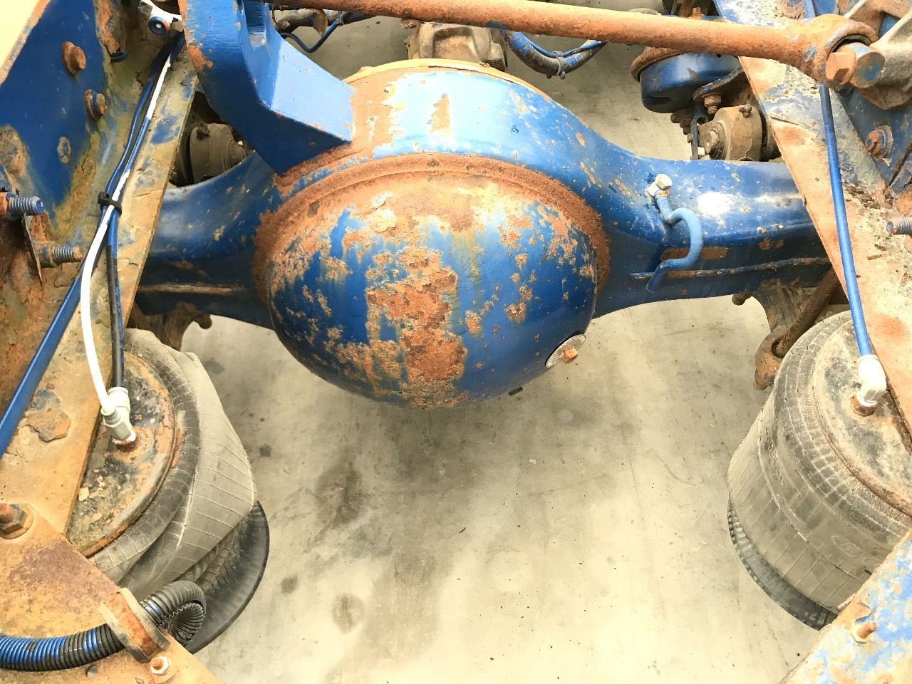 Eaton RS404 Axle Housing (Rear / Rear) for Sale