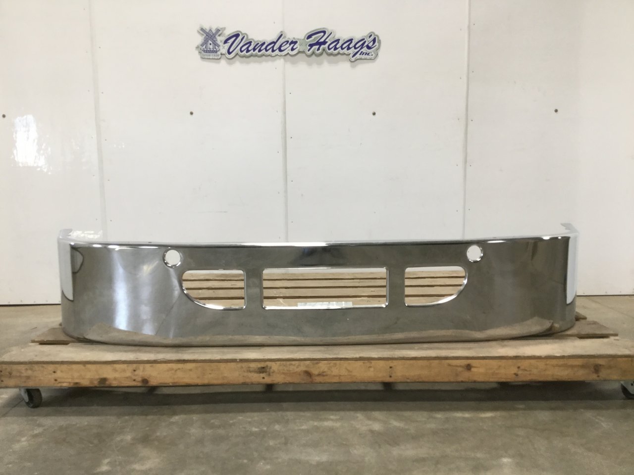 21-28643-000 | Freightliner CASCADIA Bumper for Sale