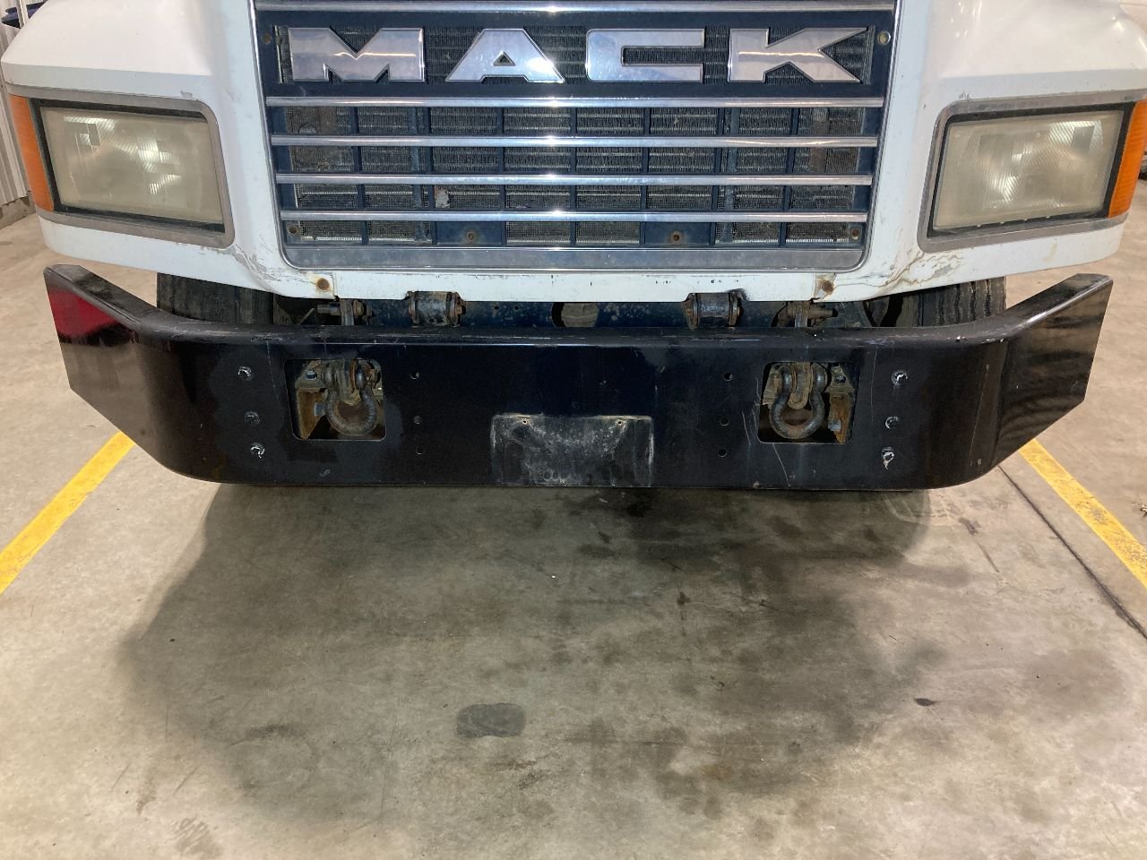 Aftermarket Mack CXU Bumpers for Sale | MadMax, image size:1280x960
