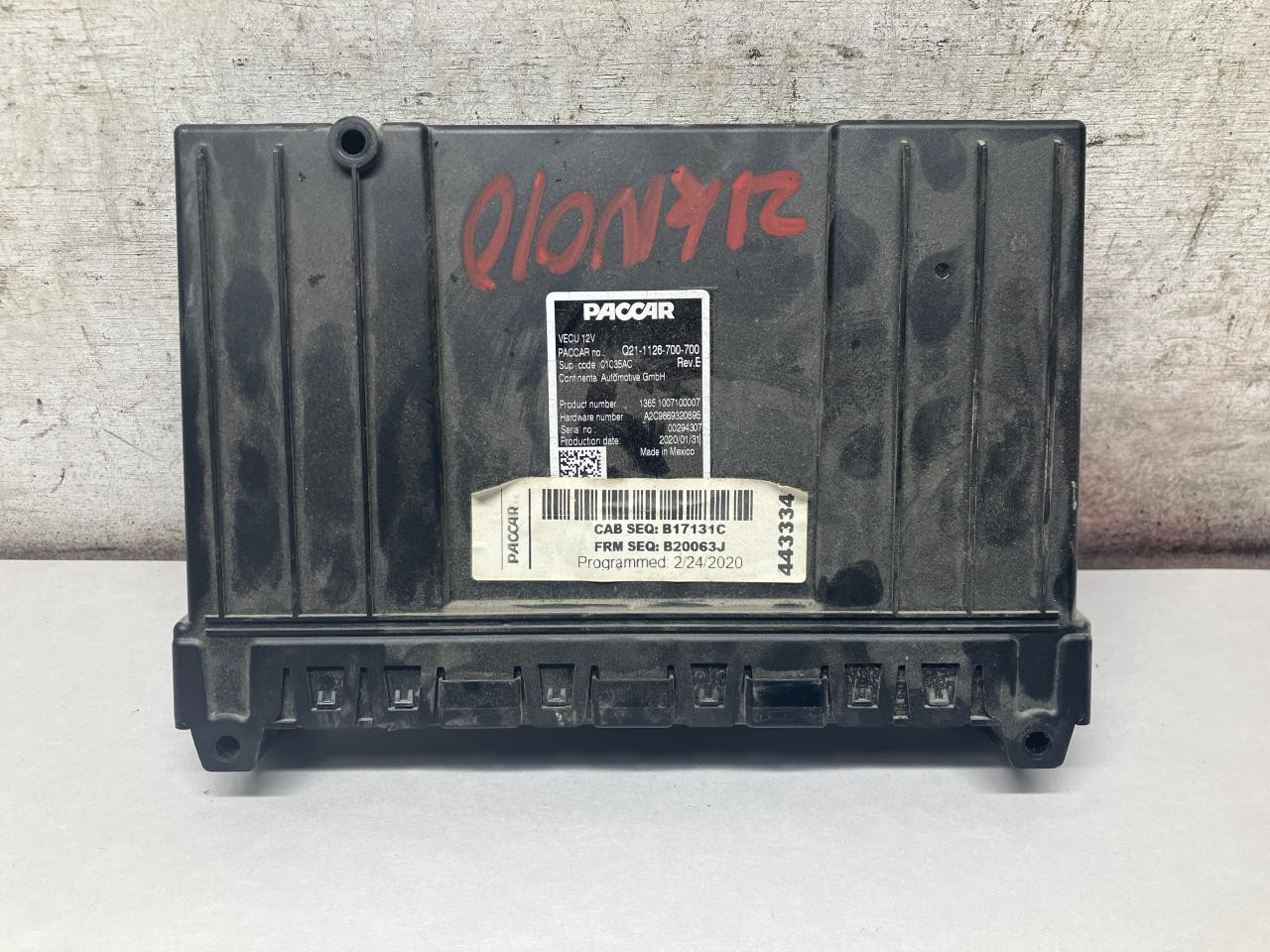koppe　パネル2枚 2019-2022 Kenworth T880 Cab Control Module CECU - Used | P/N