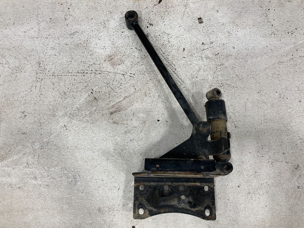 25522047 | Peterbilt 567 Cab Suspension for Sale