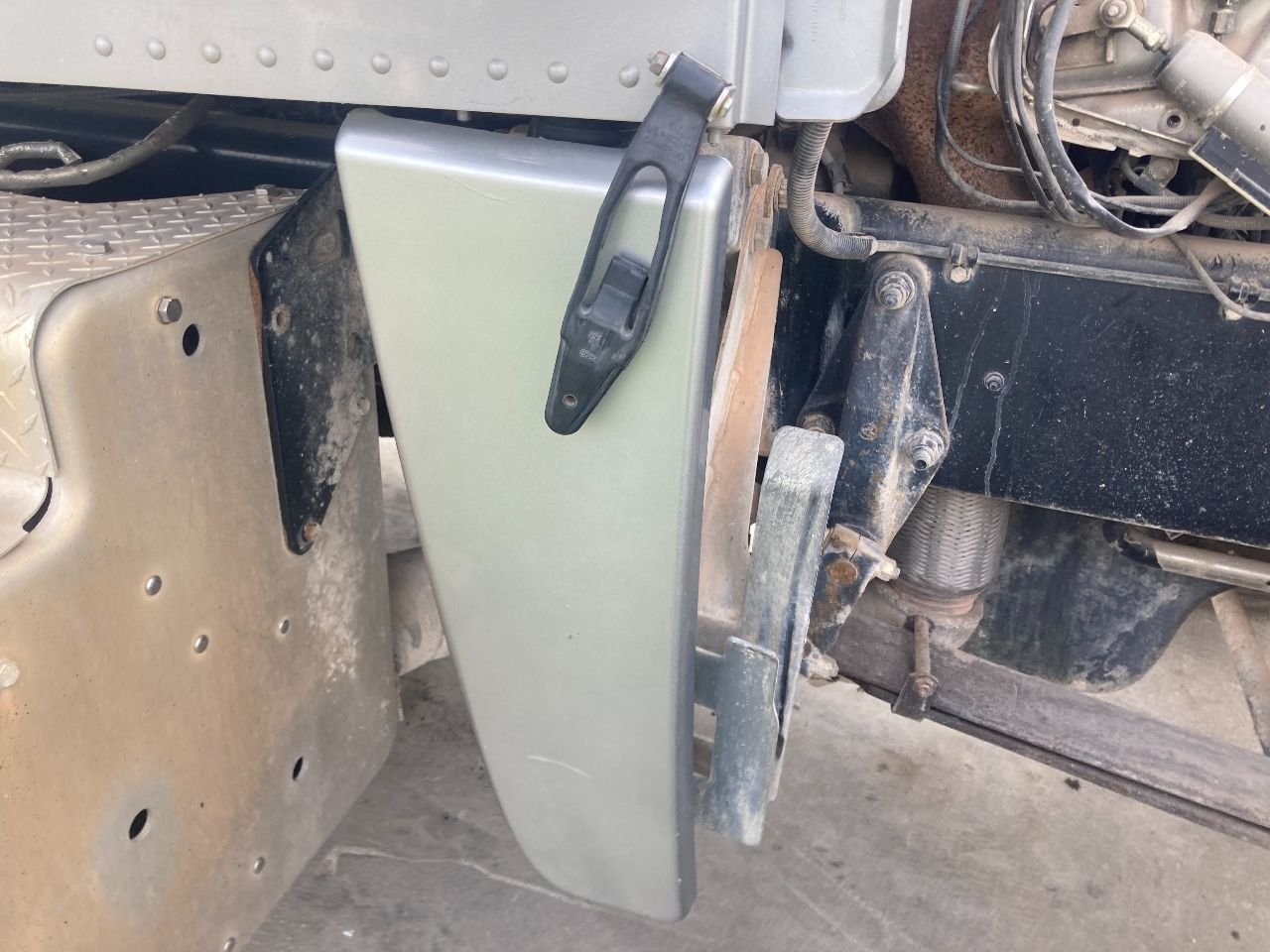 Passenger Side Lower Roller Bracket For Peterbilt 388 – Inner, OE Spec, Unfinished – Truck Shrouds
