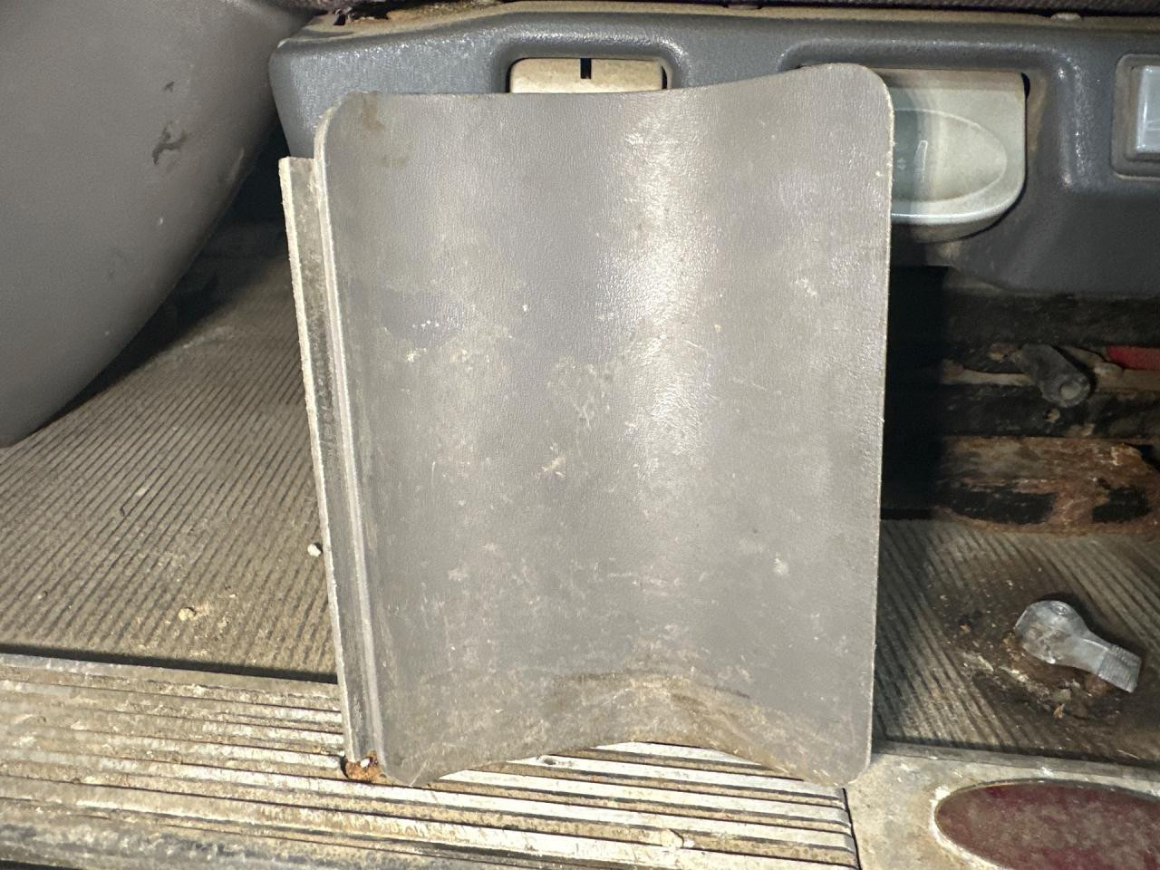 2008-2024 Peterbilt 386 FUSE COVER Dash Panel - Used | P/N