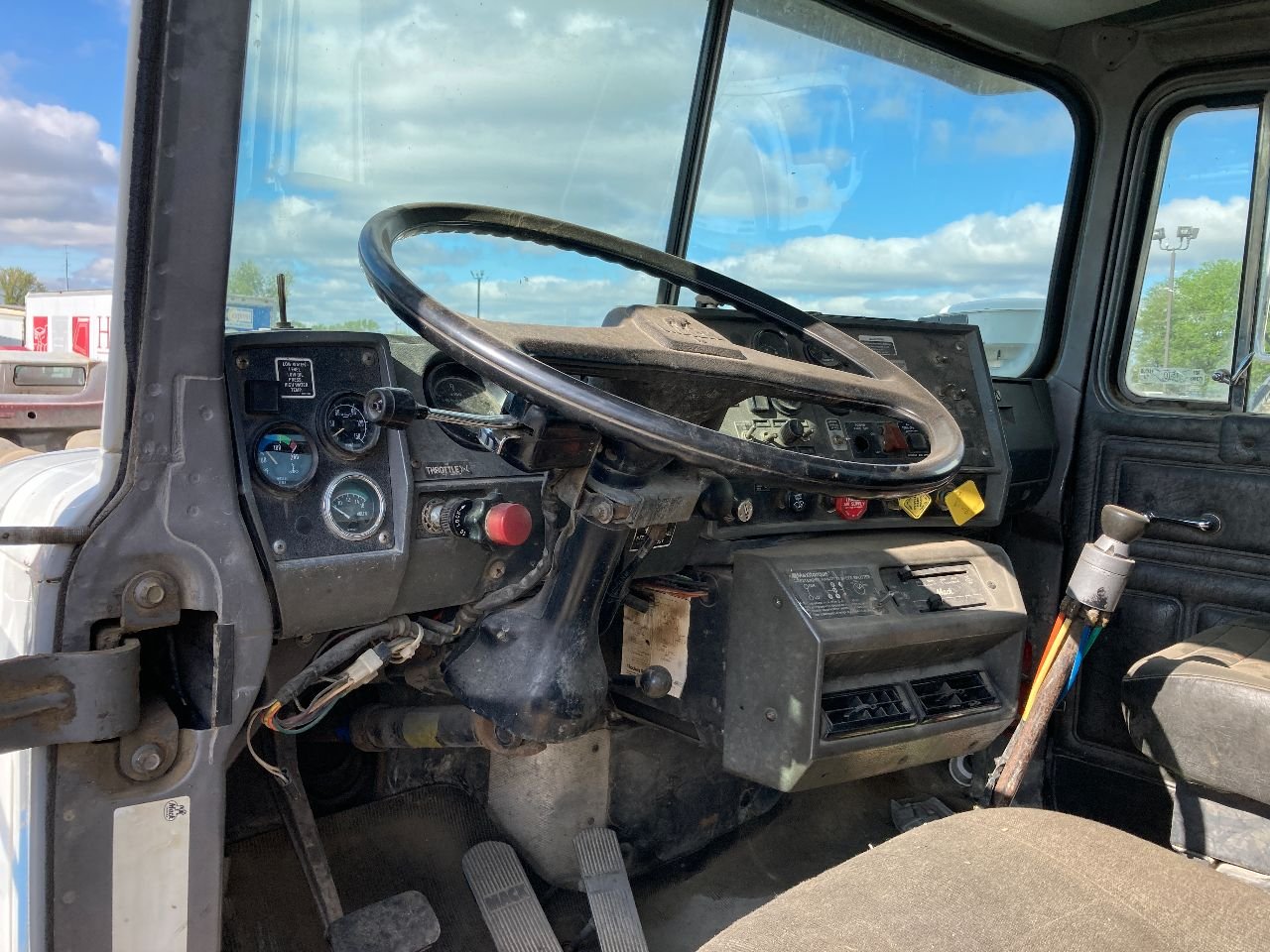 Mack RB600 Dash Assembly for Sale