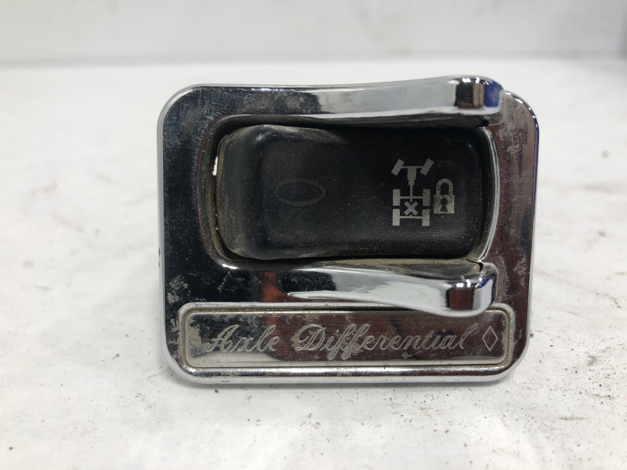 327600159A Peterbilt 379 Dash/Console Switch for Sale