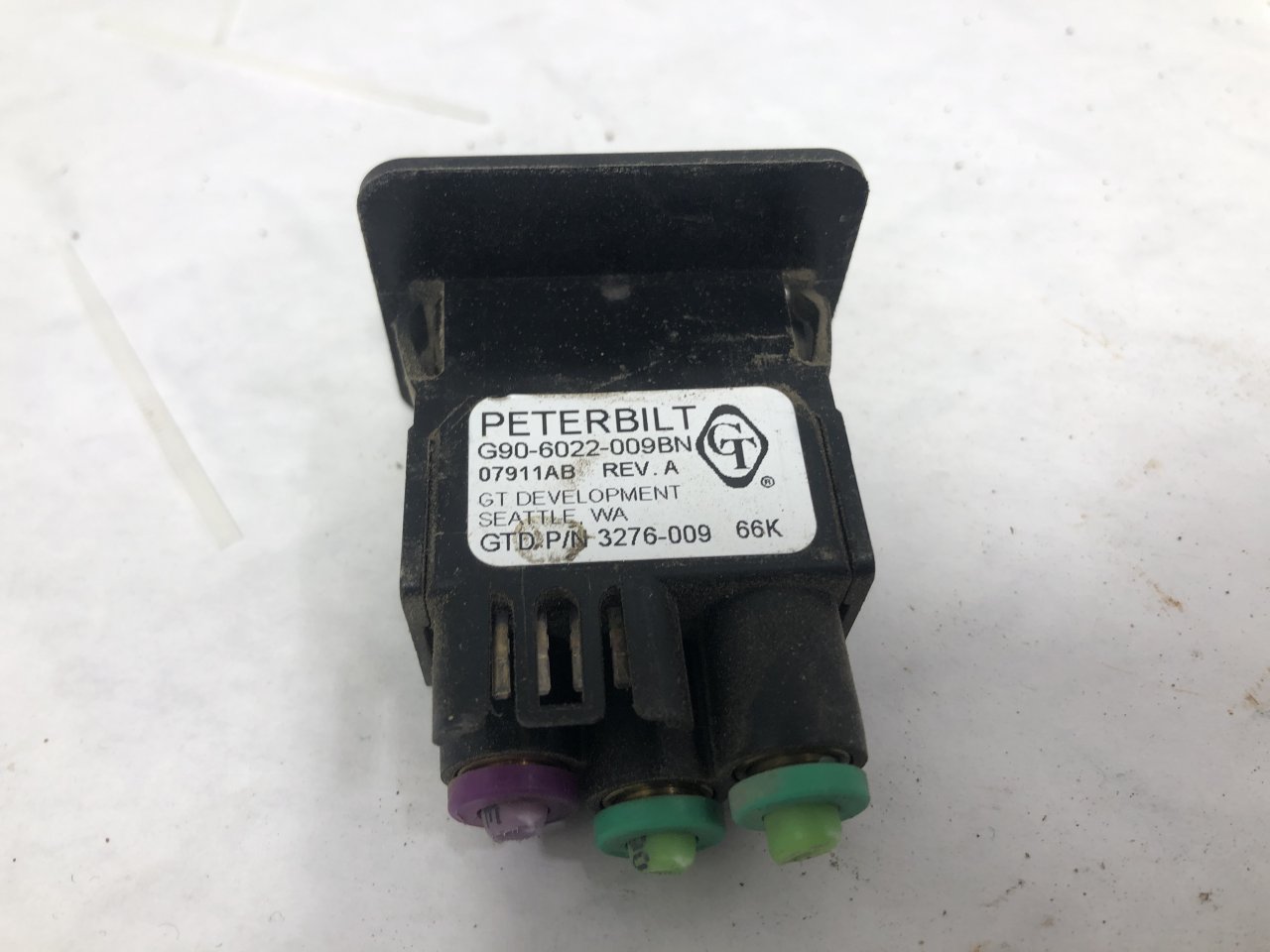 G90-6022-009BN | Peterbilt 385 Dash/Console Switch for Sale