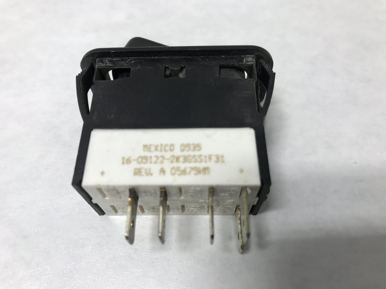 16-09122-2K36SS1F31 | Peterbilt 386 Dash/Console Switch for Sale