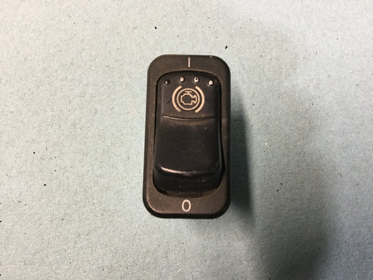 Peterbilt 387 Dash/Console Switch for Sale