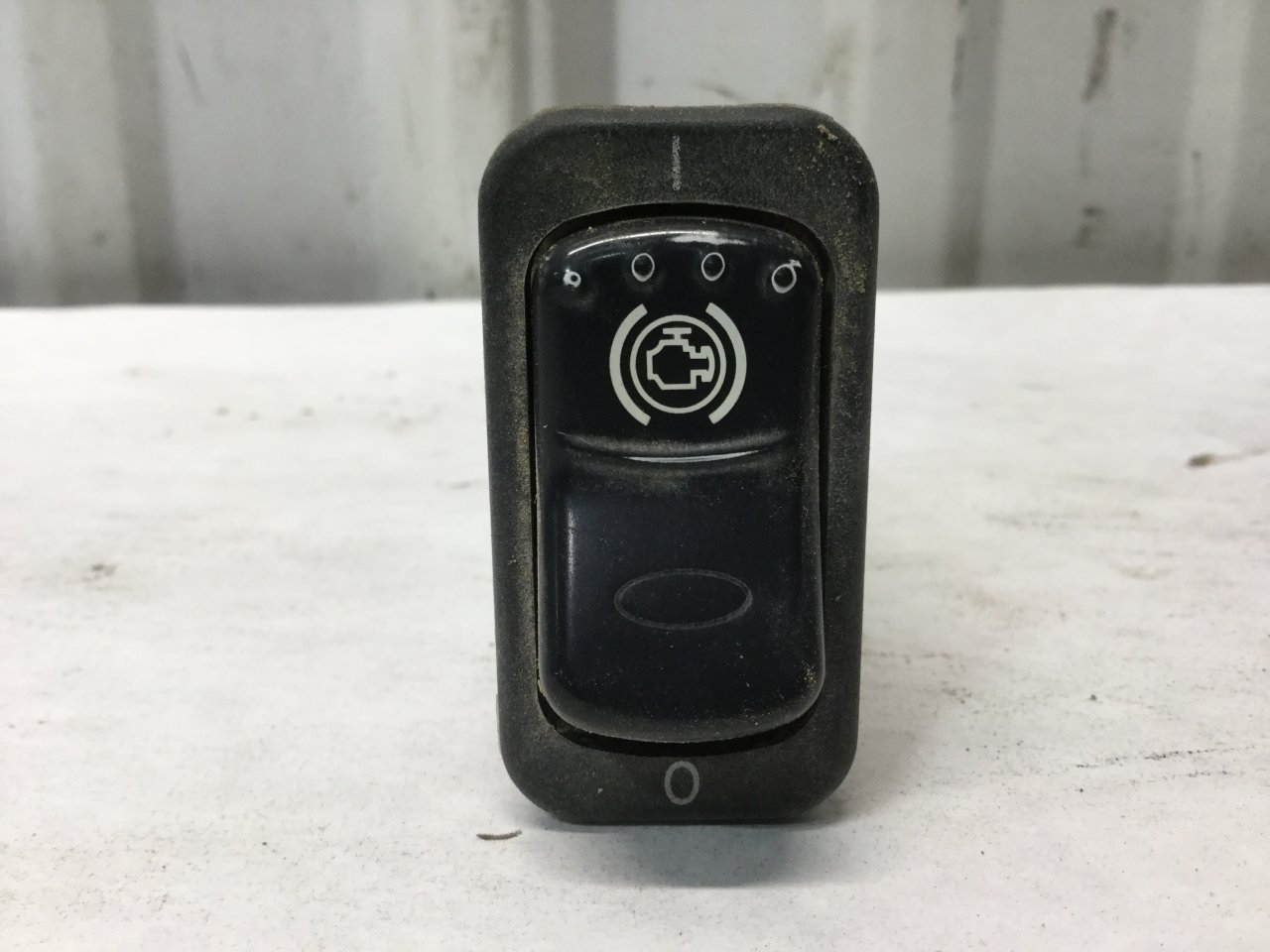 16-09121-8C8EEF2A11 | Peterbilt 388 Dash/Console Switch for Sale