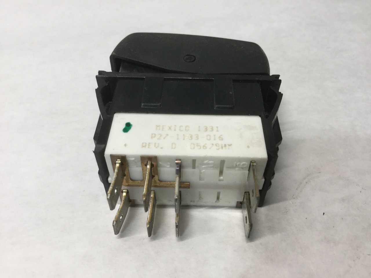 P27-1133-016 | Peterbilt 567 Dash/Console Switch for Sale