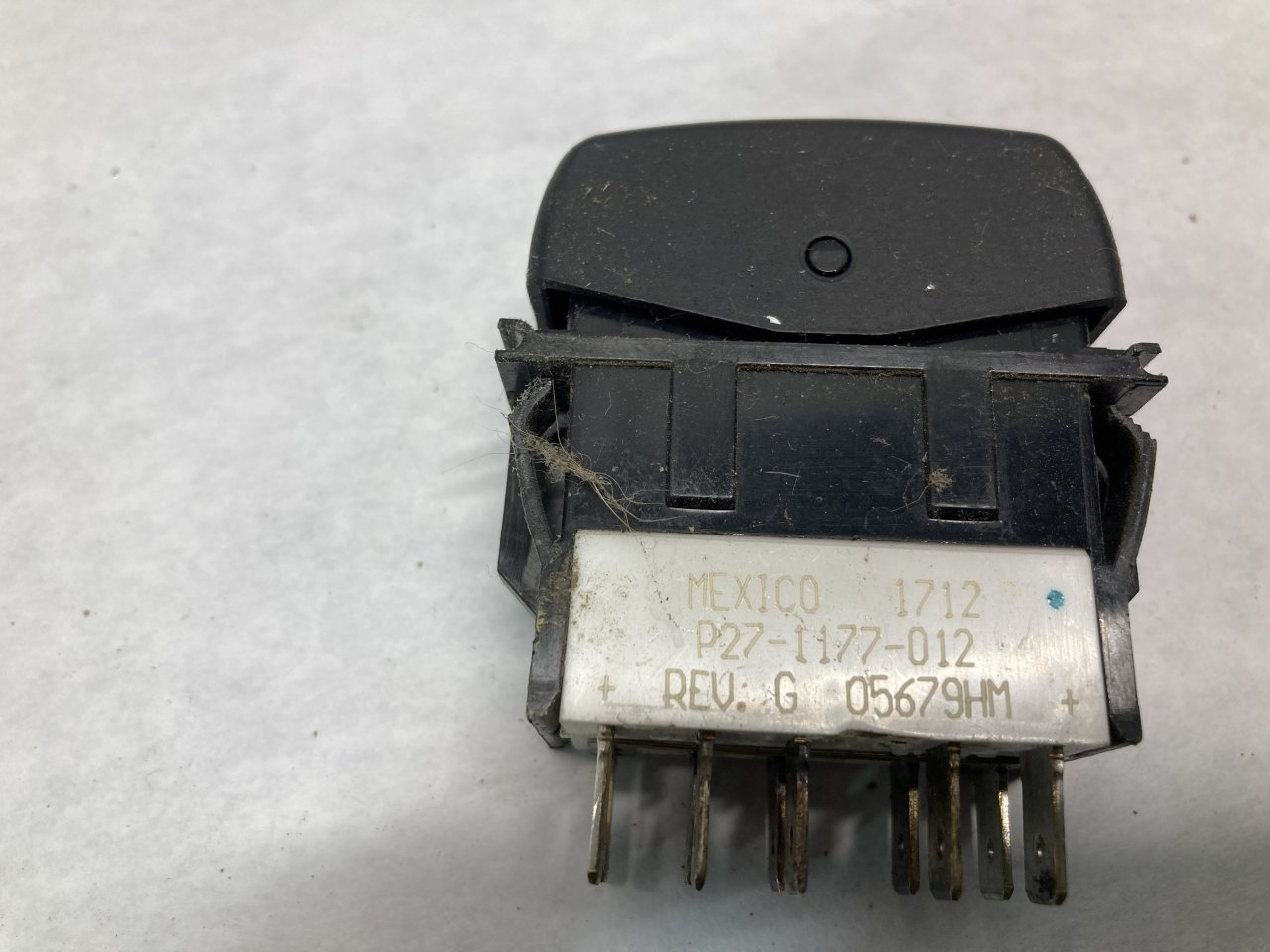 P27-1177-012 | Peterbilt 579 Dash/Console Switch for Sale
