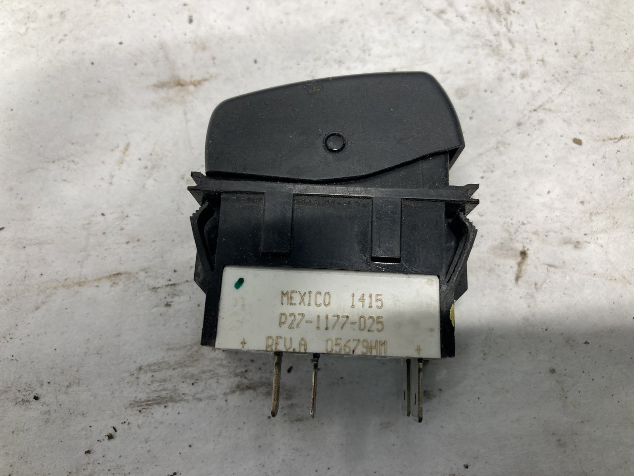 P27-1177-025 | Peterbilt 579 Dash/Console Switch for Sale