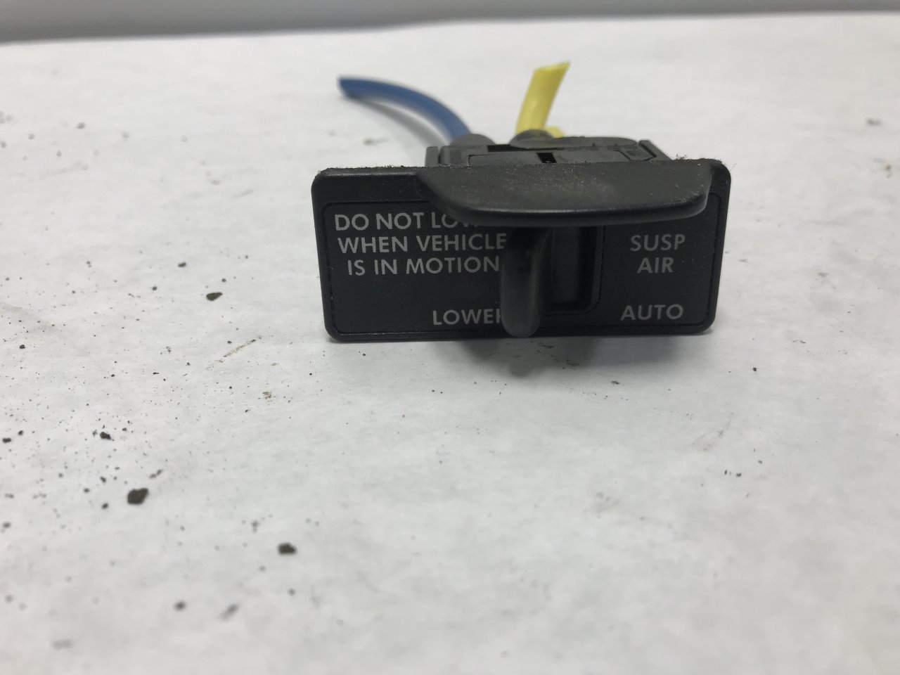 3270-3 | Freightliner CASCADIA Dash/Console Switch for Sale