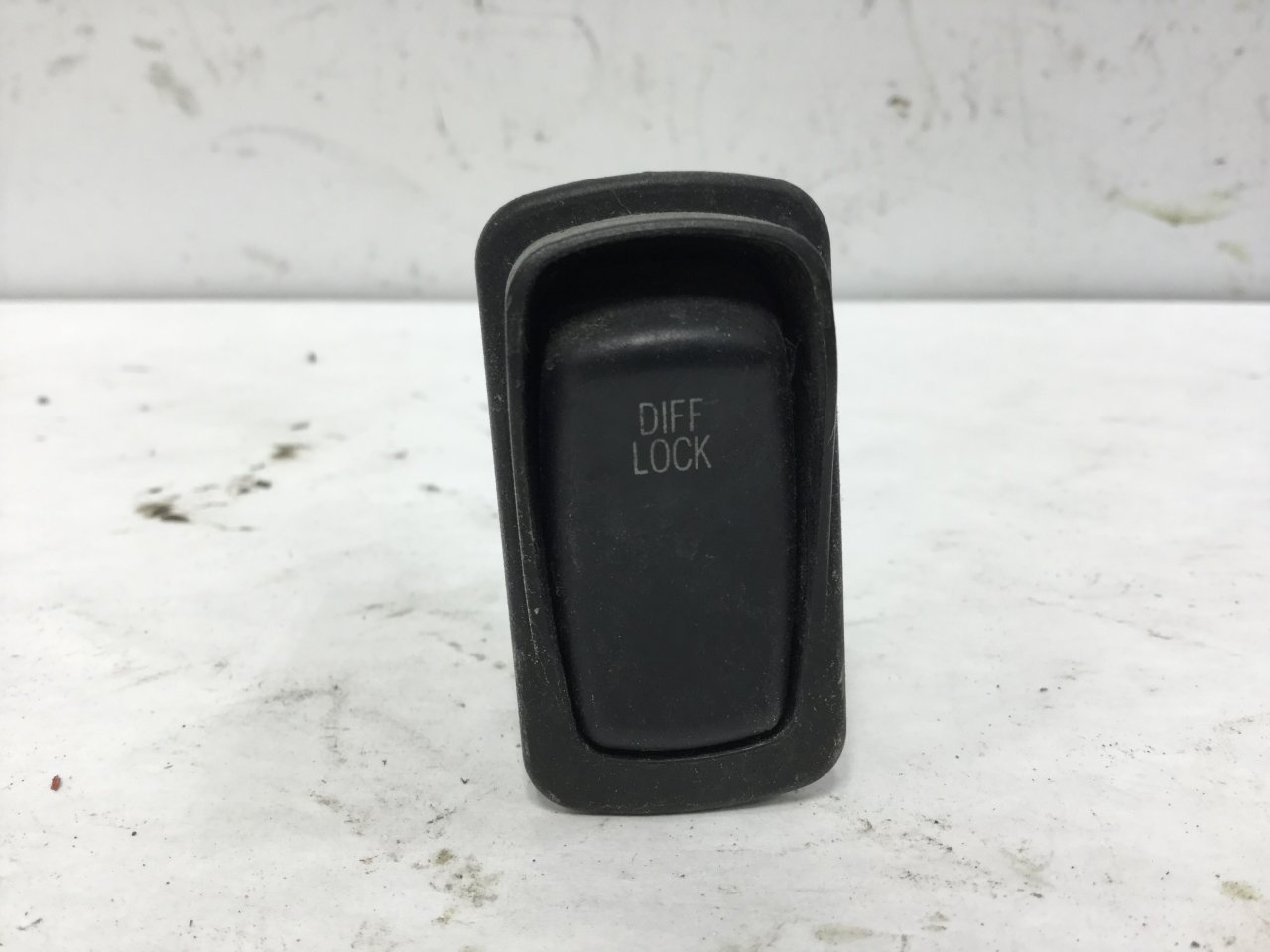 82280766 | Mack CXU613 Dash/Console Switch for Sale