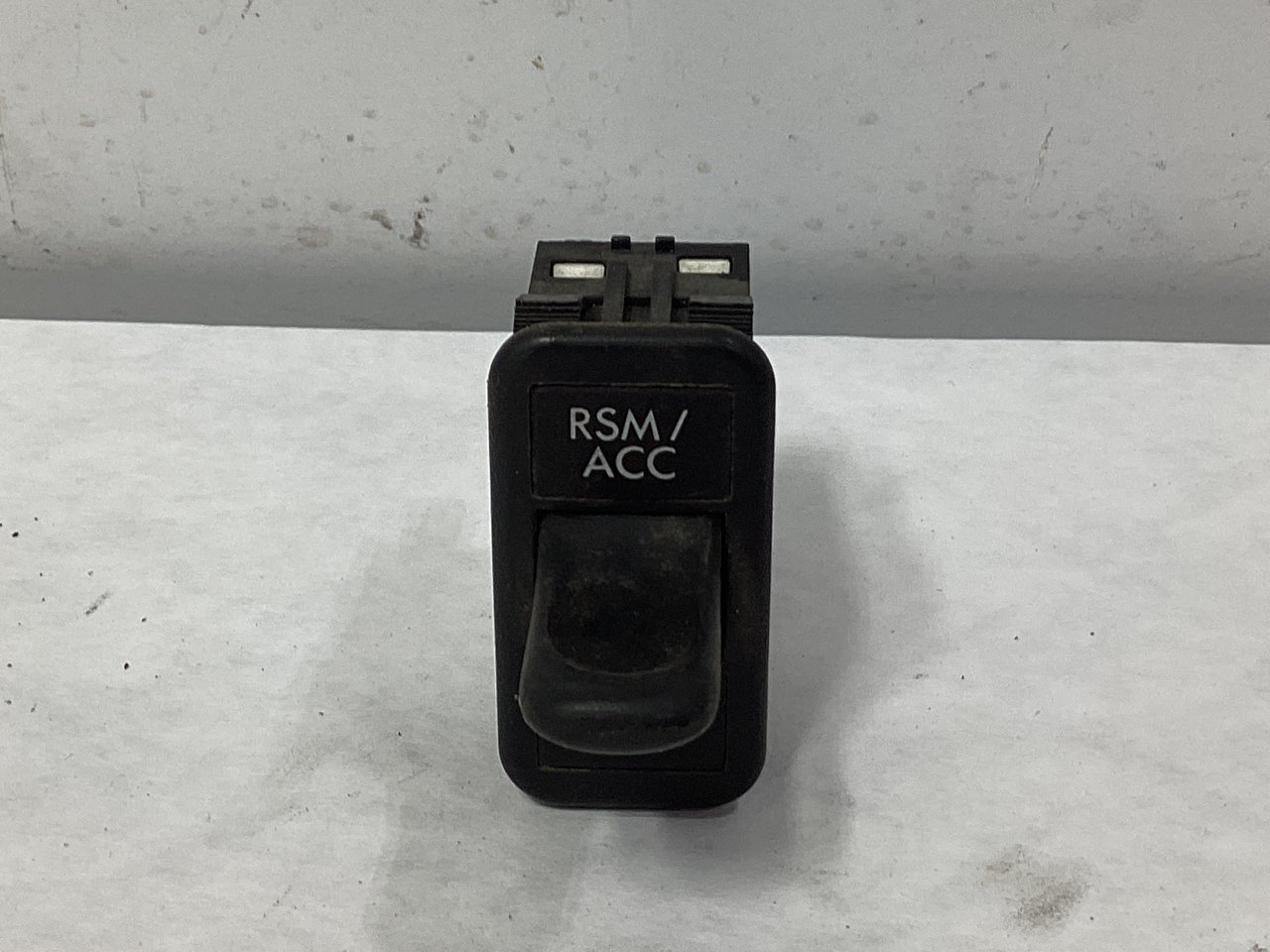 A06-30769-012 | Freightliner M2 106 Dash/Console Switch for Sale