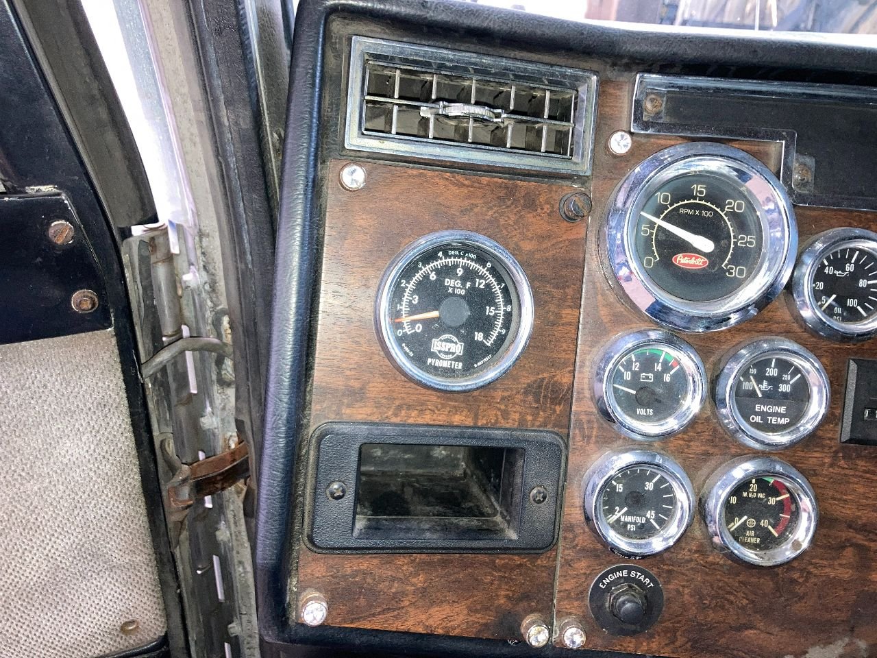 Peterbilt 379 Custom Dash Panels