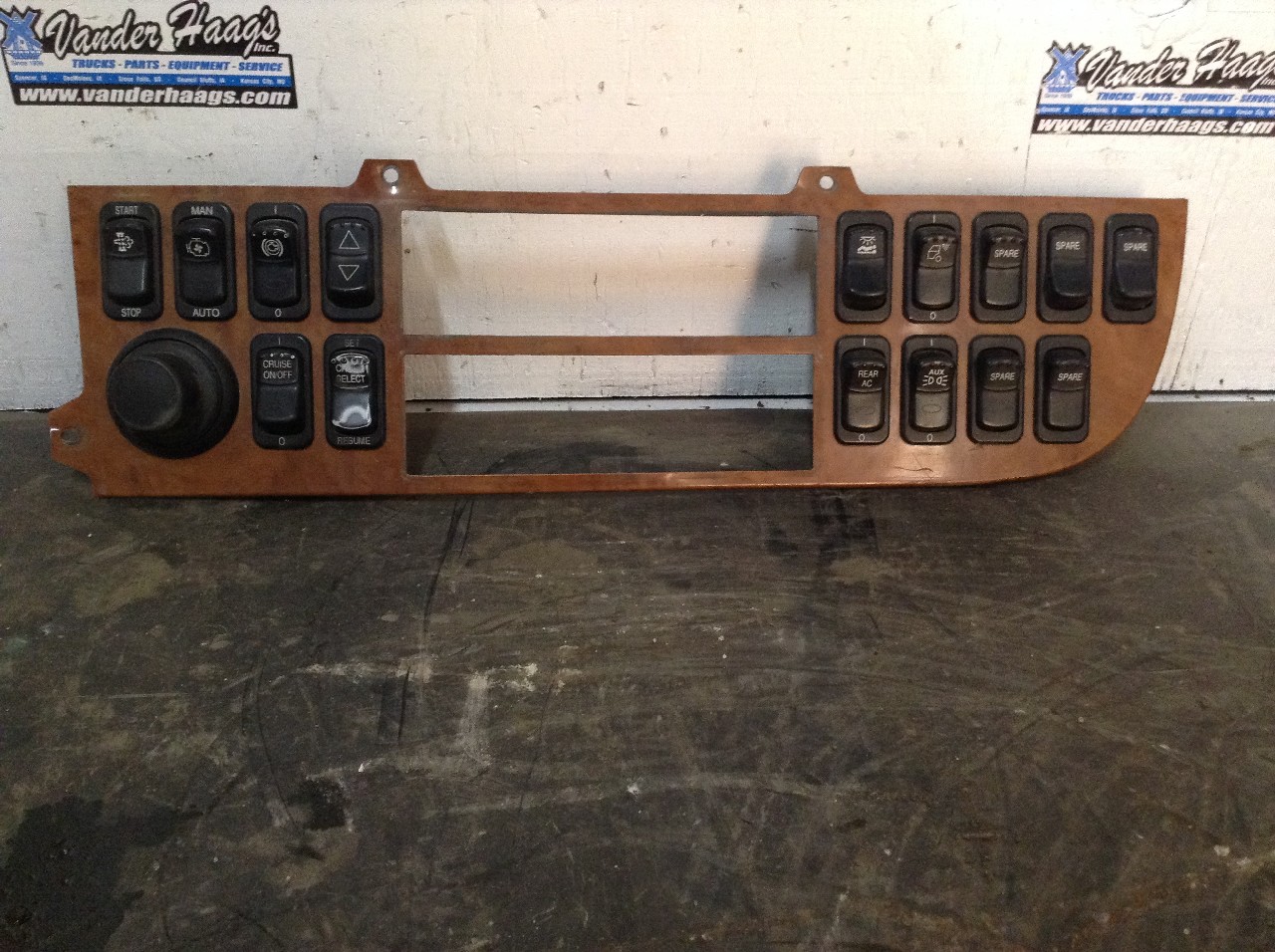 S64-6016-400 | Peterbilt 386 Dash Panel for Sale