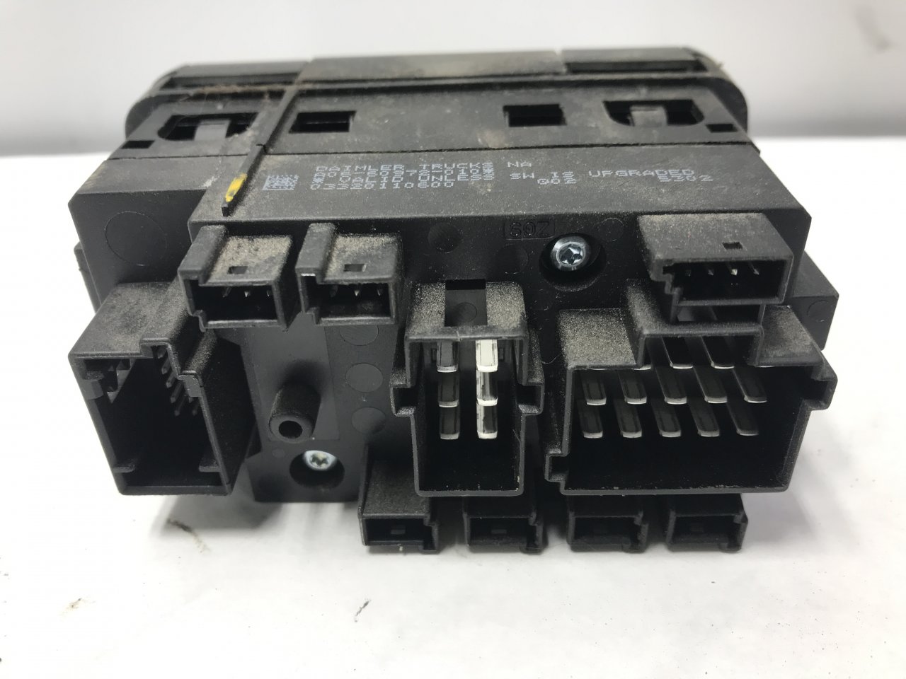 naoページ A06-60972-010 | Freightliner CASCADIA Dash Panel for Sale