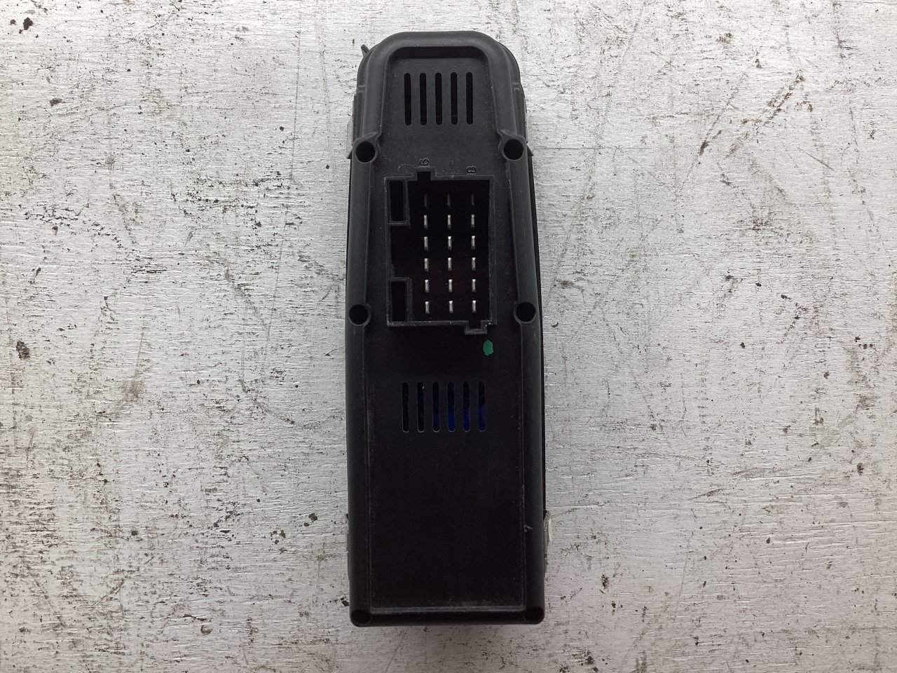 Q27-1028-1211 | Kenworth T680 Door Electrical Switch for Sale