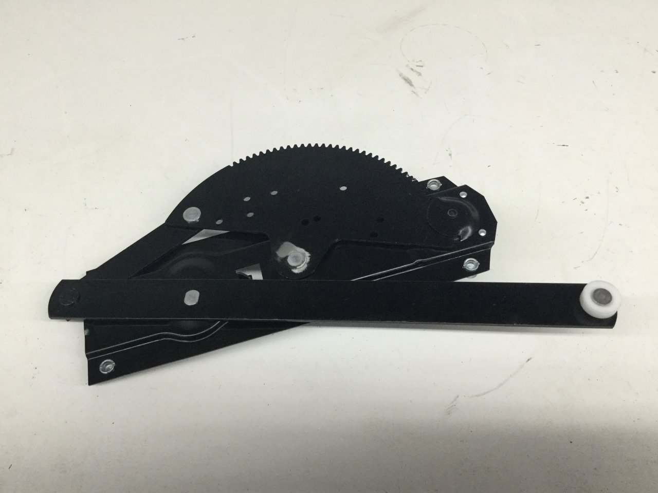 HLK2465 Kenworth T600 Front Door Window Regulator for Sale