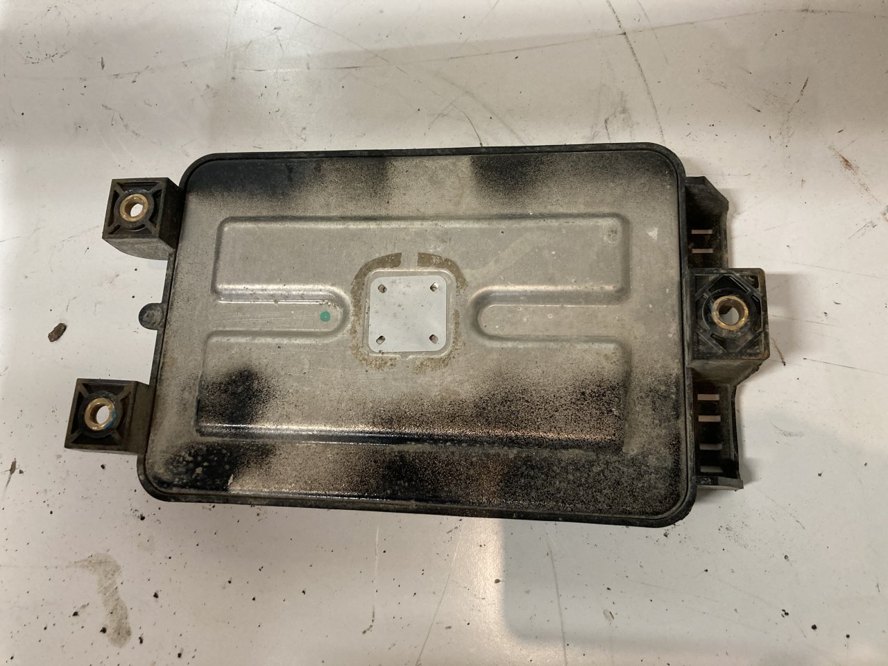 Q21-1077-3-103 | Kenworth T800 Electronic Chassis Control Module for Sale