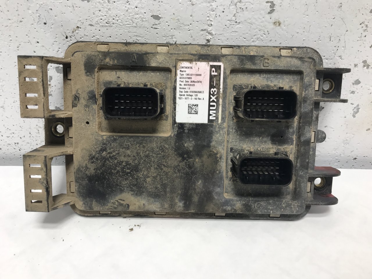 Q21-1077-2-102 | Kenworth T800 Electronic Chassis Control Module for Sale
