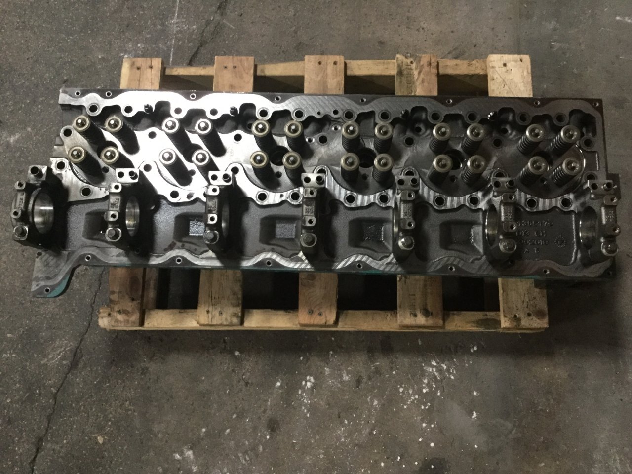 P21458124 | Volvo D13 Engine Cylinder Head for Sale