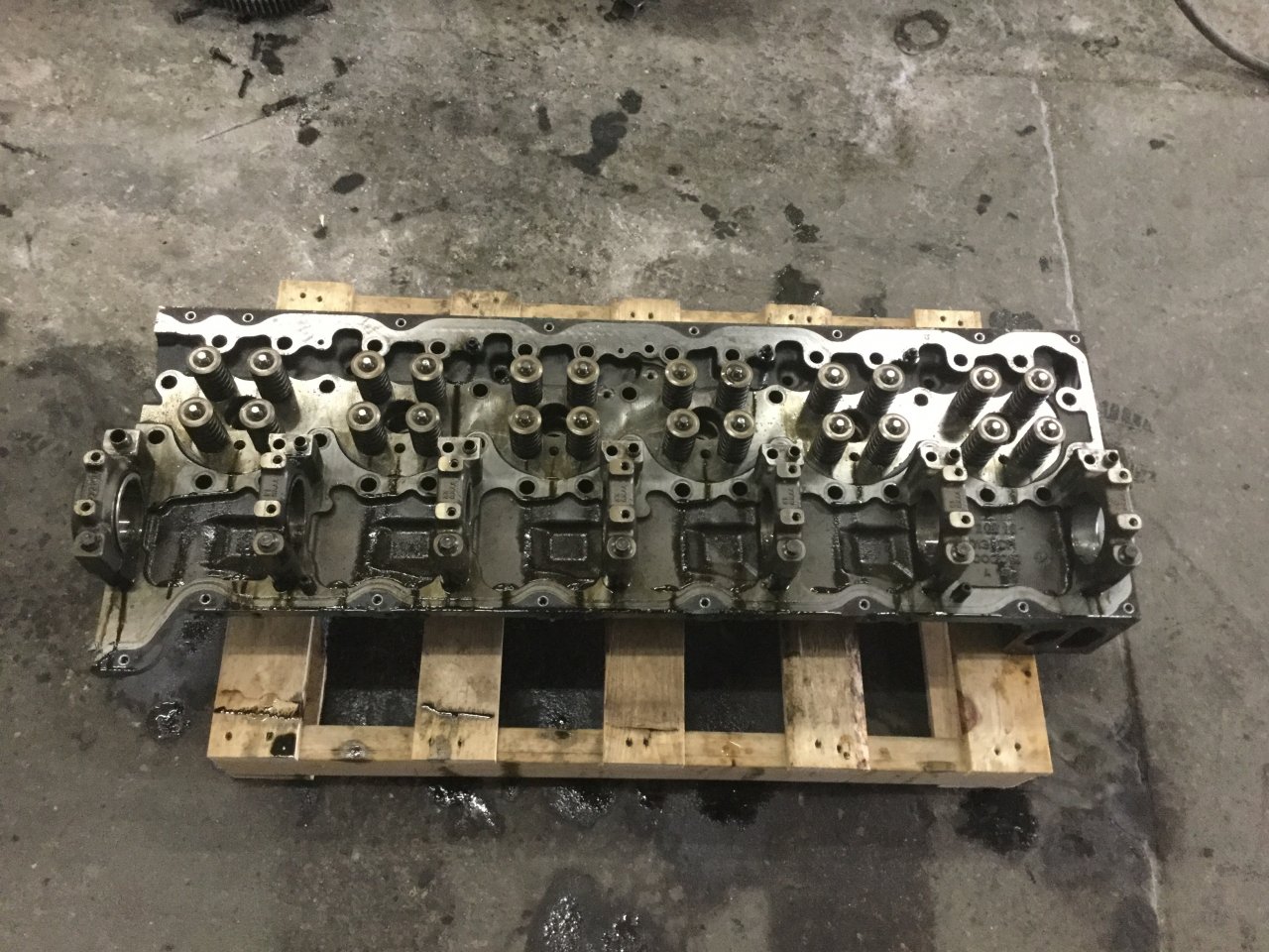 P21458126 Volvo D13 Engine Cylinder Head For Sale
