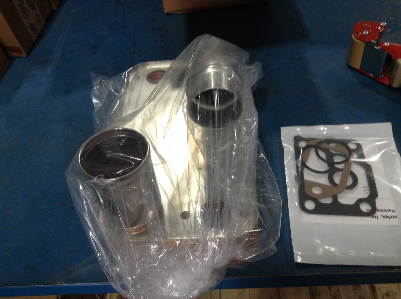 ECC8594 Mack E7 Engine Oil Cooler for Sale