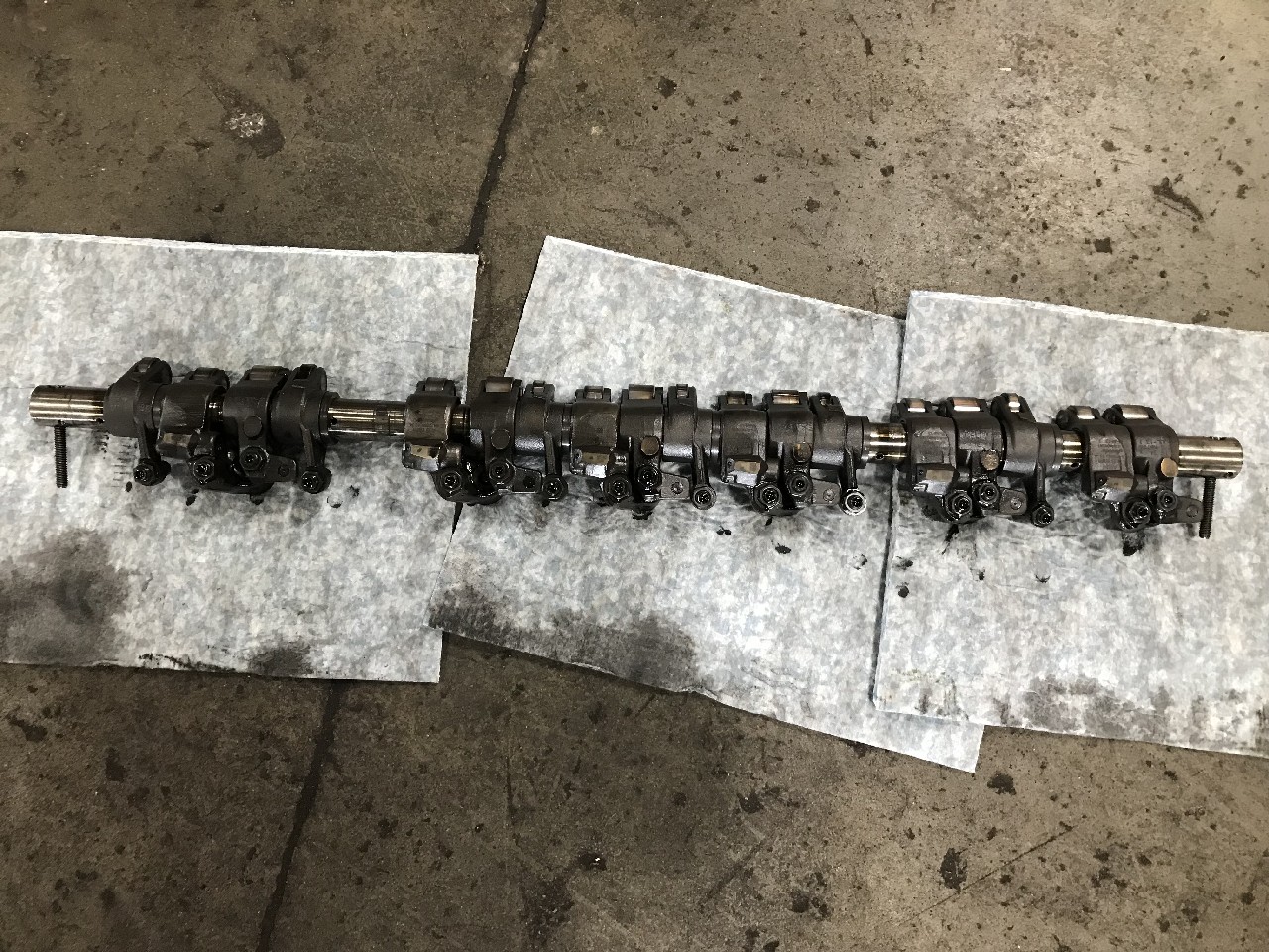 A4711231 Detroit DD13 Engine Rocker Shaft for Sale