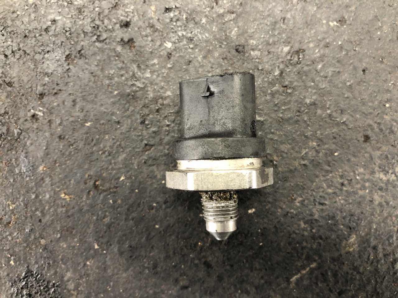 Detroit DD15 Engine Sensor for Sale