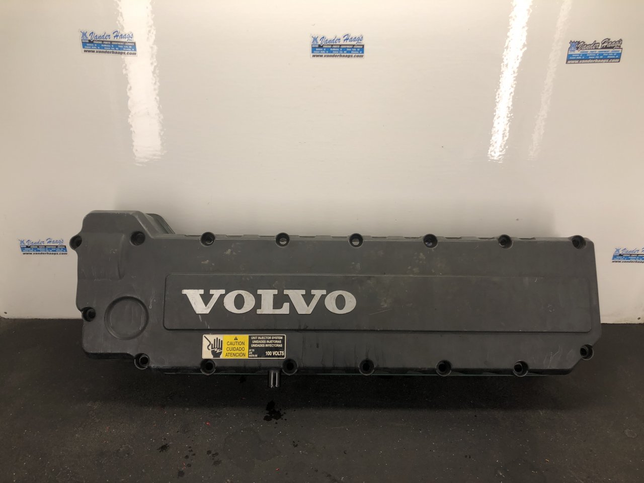 Volvo VED12 Engine Valve Cover for Sale