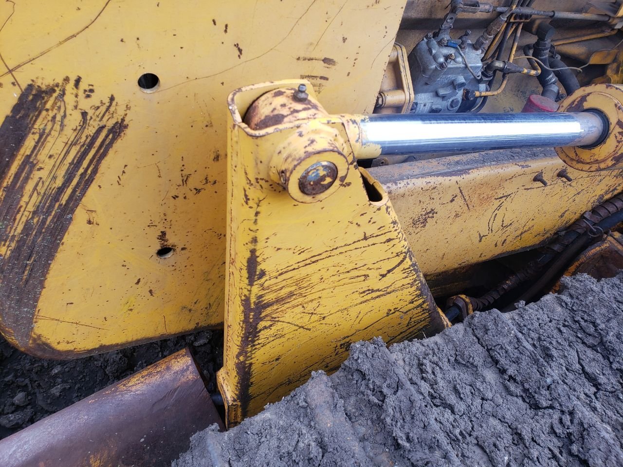 AT58689 | John Deere 450C Frame for Sale