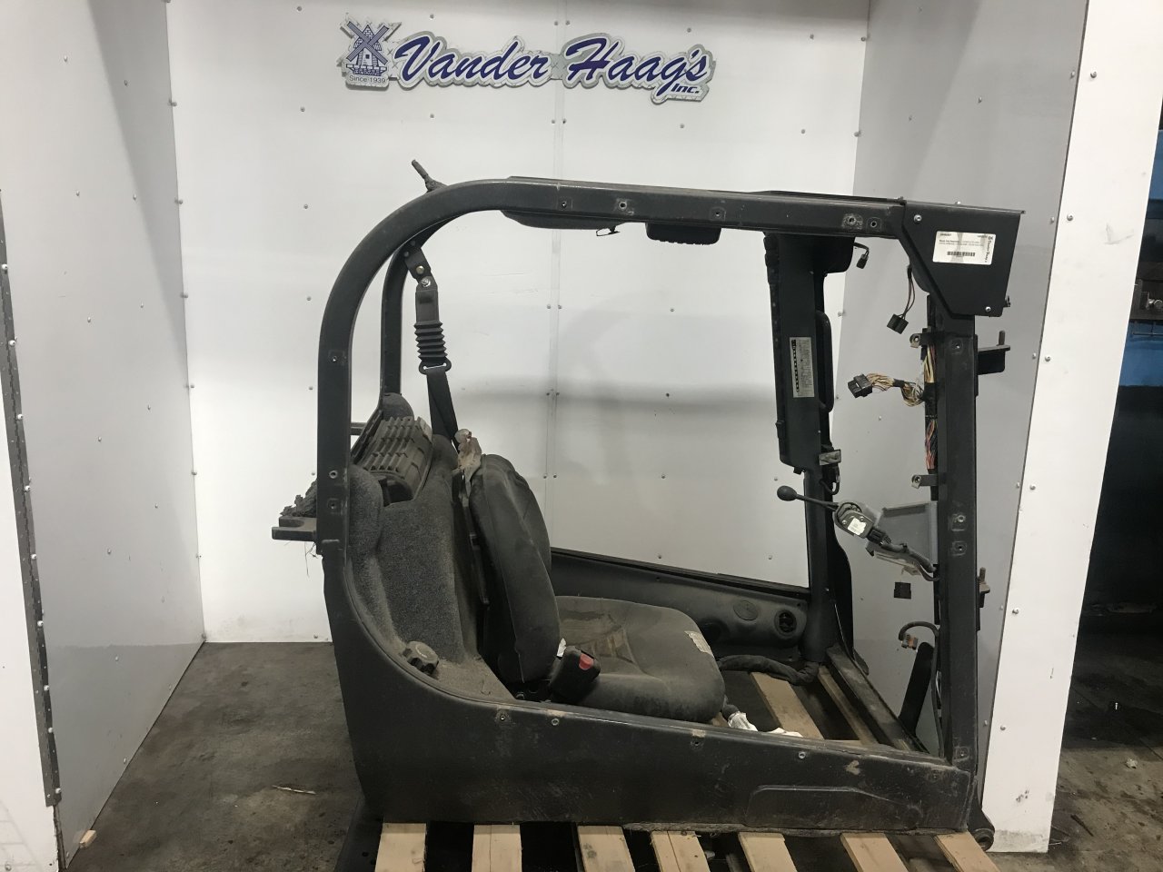 84484008 New Holland L218 Cab Assembly for Sale