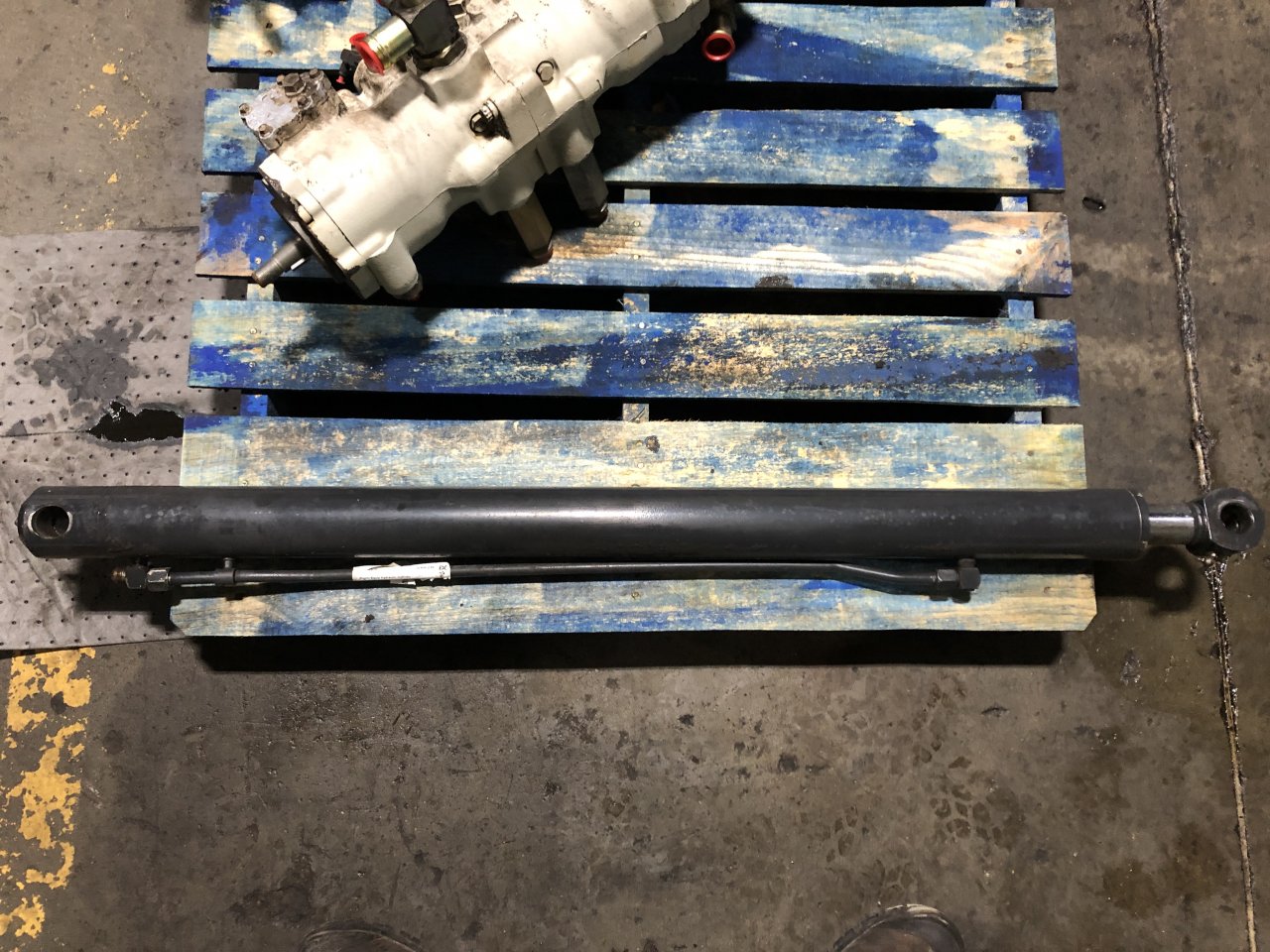 Bobcat 863 Hydraulic Cylinder for Sale