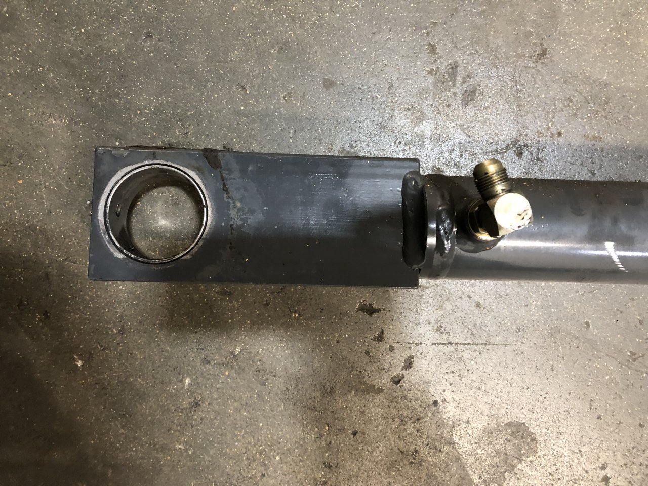 86590828 | New Holland LS180 Hydraulic Cylinder for Sale