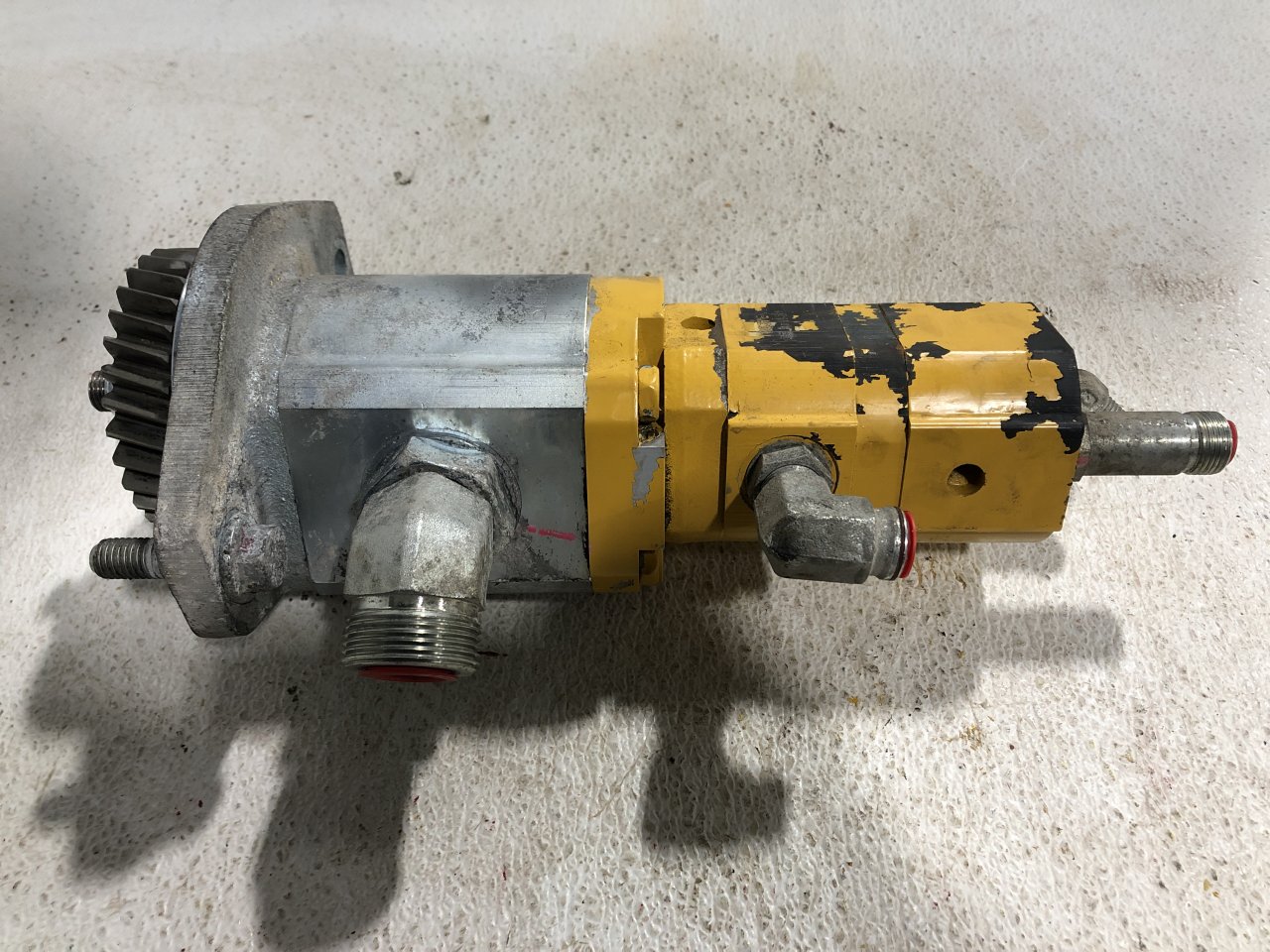 AT384042 John Deere 624K Hydraulic Pump for Sale