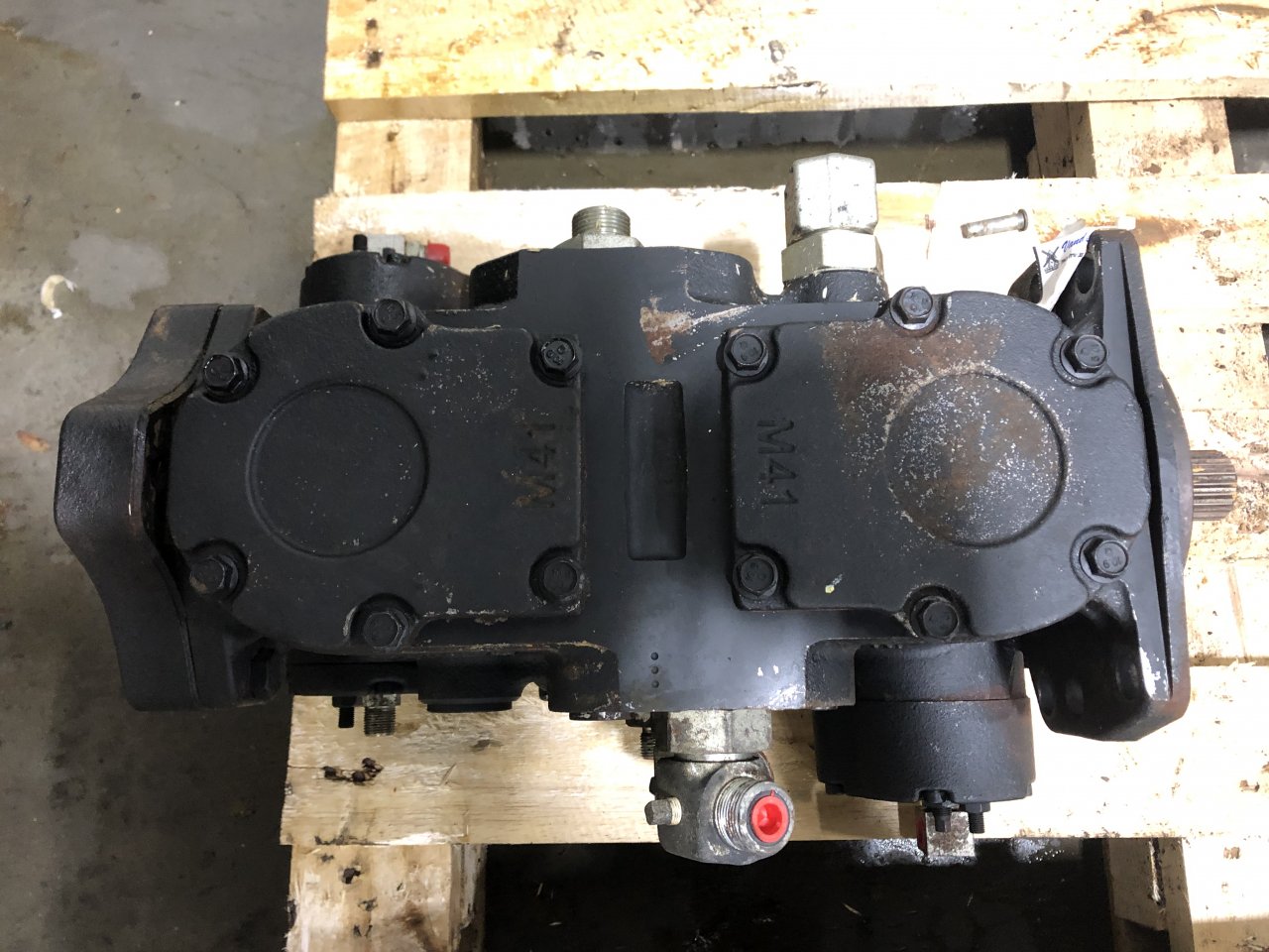 V052161110 Kubota SVL752 Hydraulic Pump for Sale